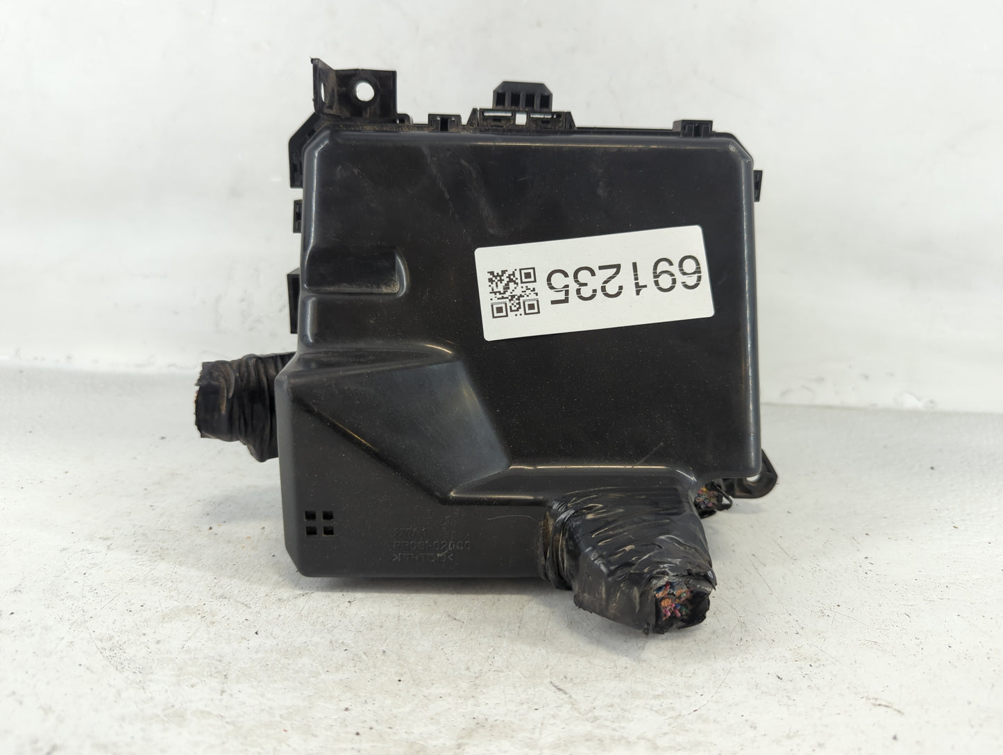 2012-2017 Mitsubishi Outlander Sport Fusebox Fuse Box Panel Relay Module P/N:8565A024 Fits Fits 2012 2013 2014 2015 2016 201