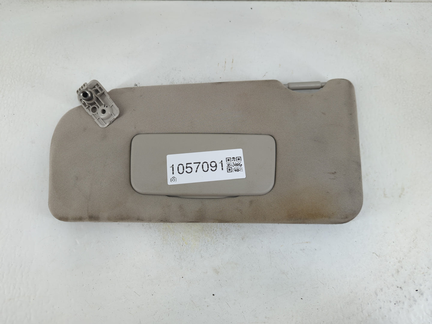 2010-2012 Nissan Altima Sun Visor Shade Replacement Passenger Right Mirror Fits Fits 2010 2011 2012 OEM Used Auto Parts - Oe