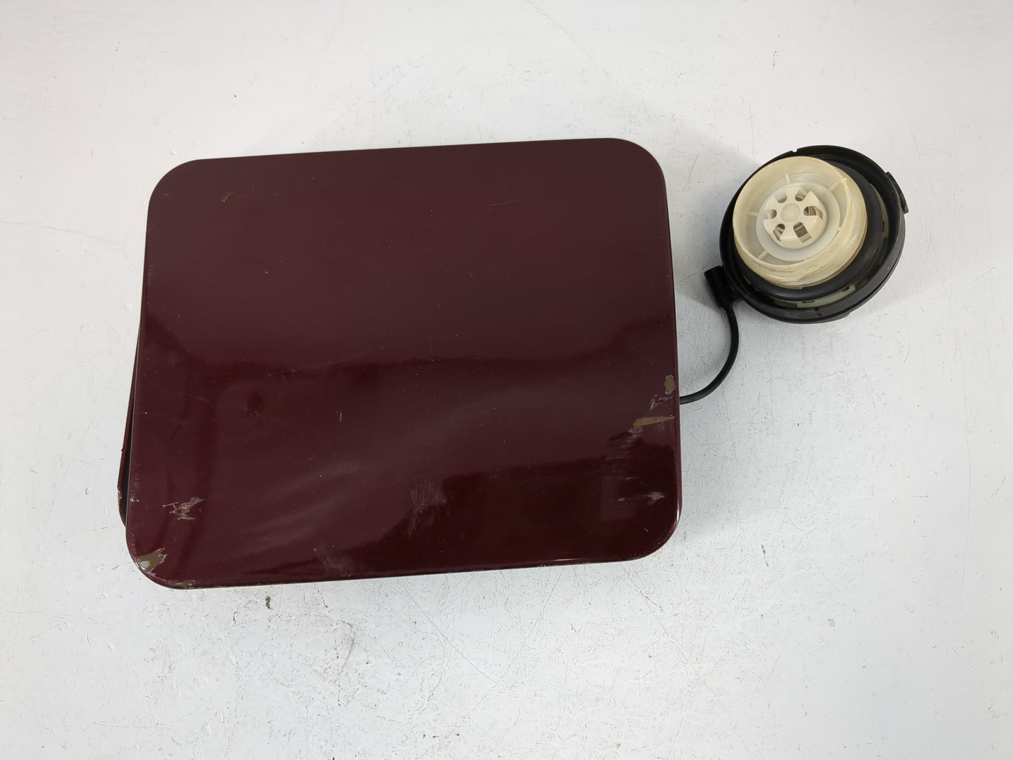 2012 Nissan Altima Fuel Tank Door Lid Gas Tank Redfire - Oemusedautoparts1.com