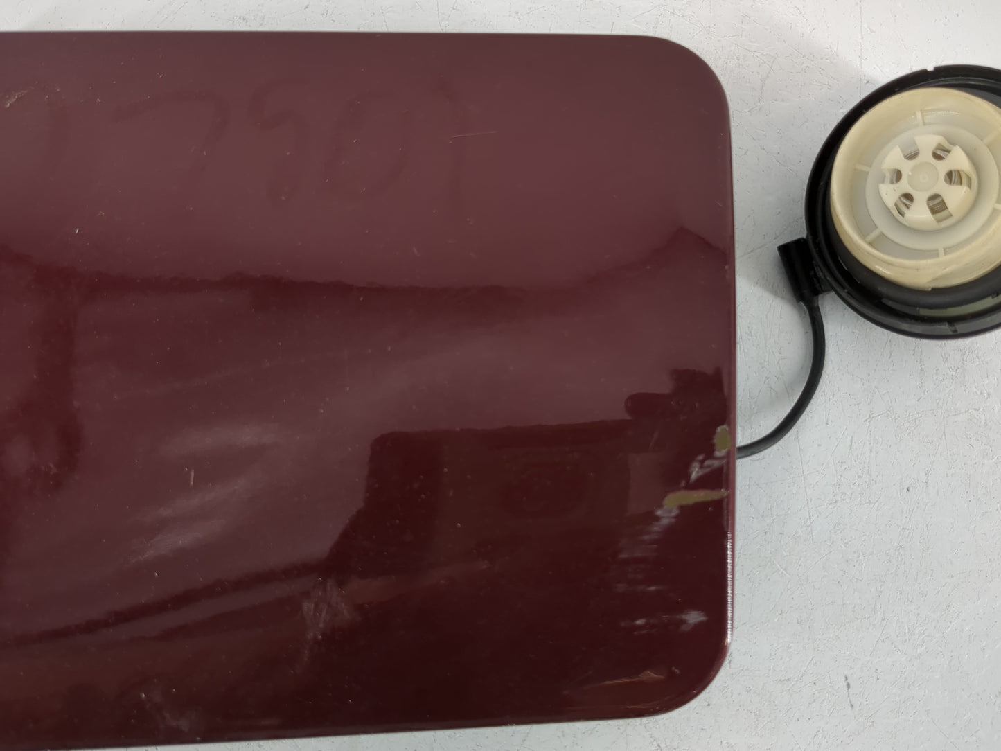 2012 Nissan Altima Fuel Tank Door Lid Gas Tank Redfire - Oemusedautoparts1.com