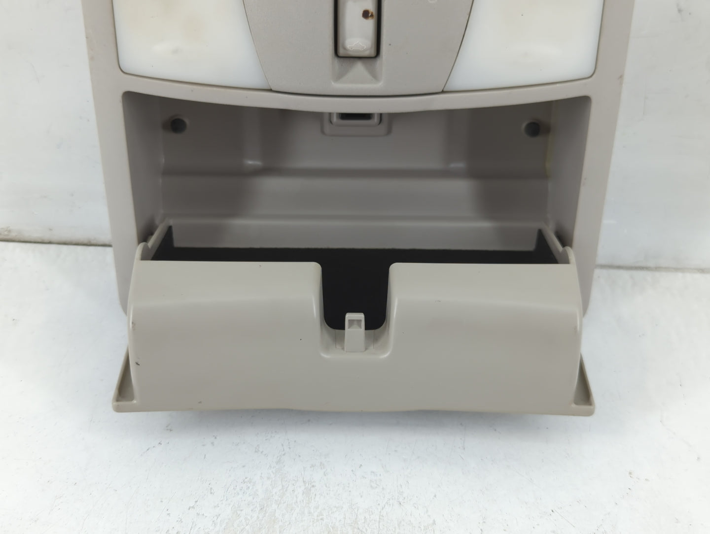 2010-2012 Nissan Altima Overhead Roof Console Interior Dome Light Grey - Oemusedautoparts1.com
