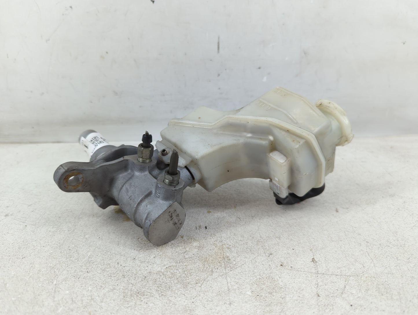 2007-2013 Nissan Altima Brake Master Cylinder - Oemusedautoparts1.com