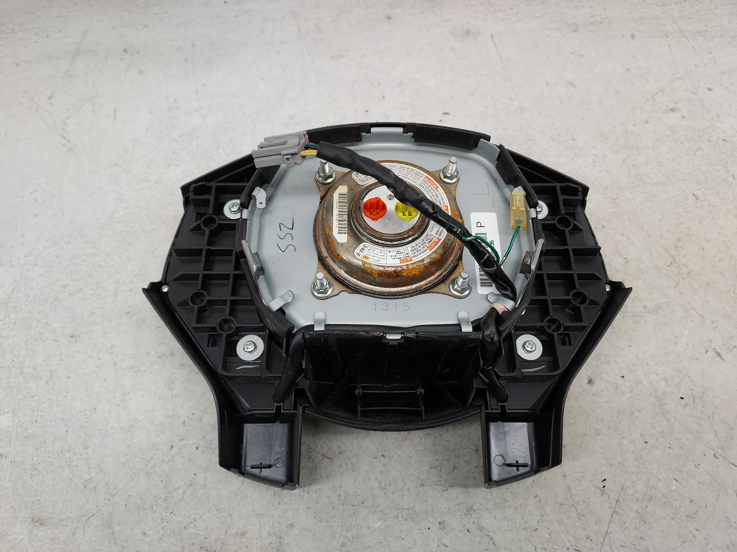 2010-2013 Nissan Altima Air Bag Driver Left Steering Wheel Mounted 1081081 - Oemusedautoparts1.com