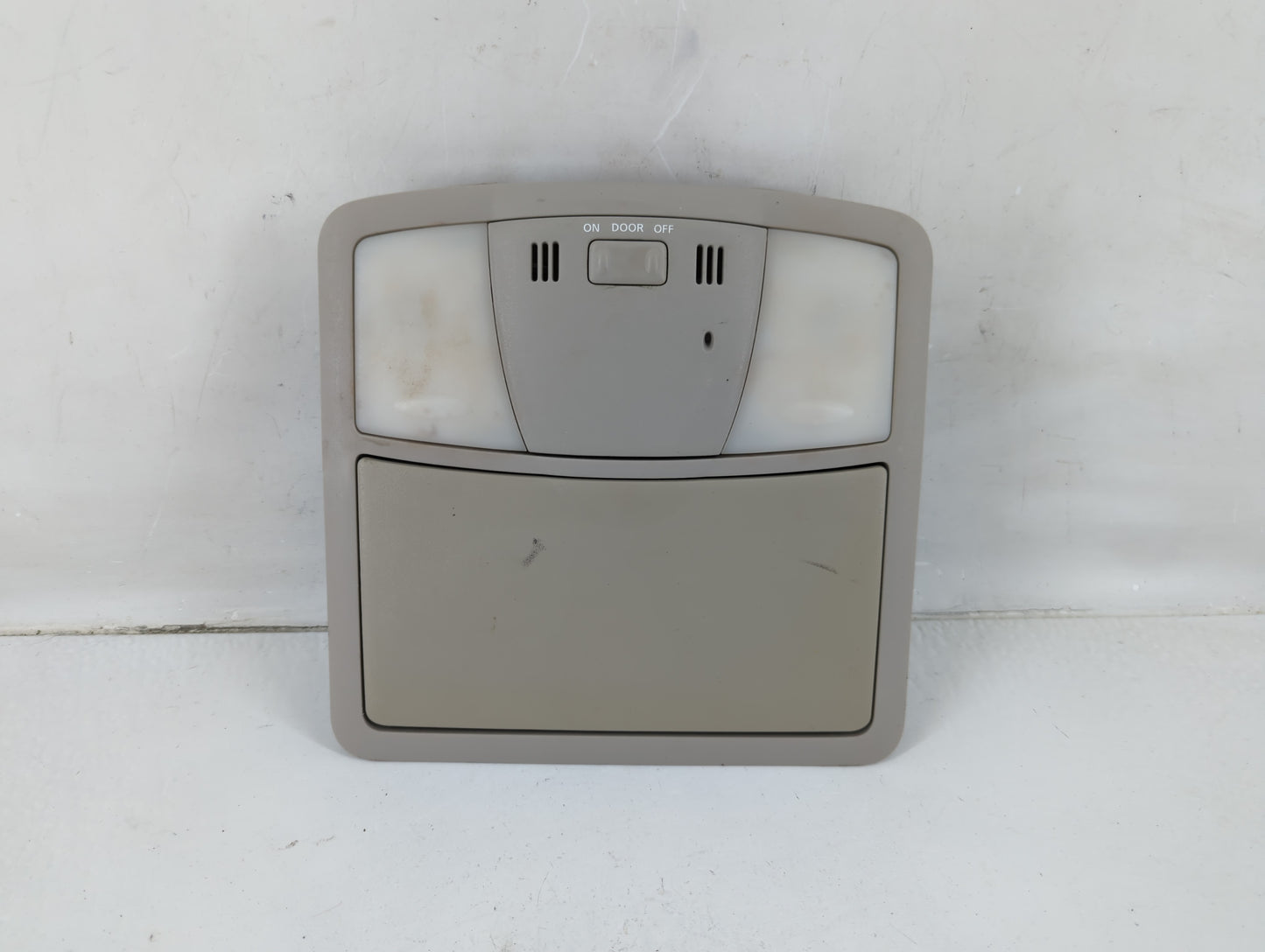 2010-2012 Nissan Altima Overhead Roof Console 1118543 - Oemusedautoparts1.com