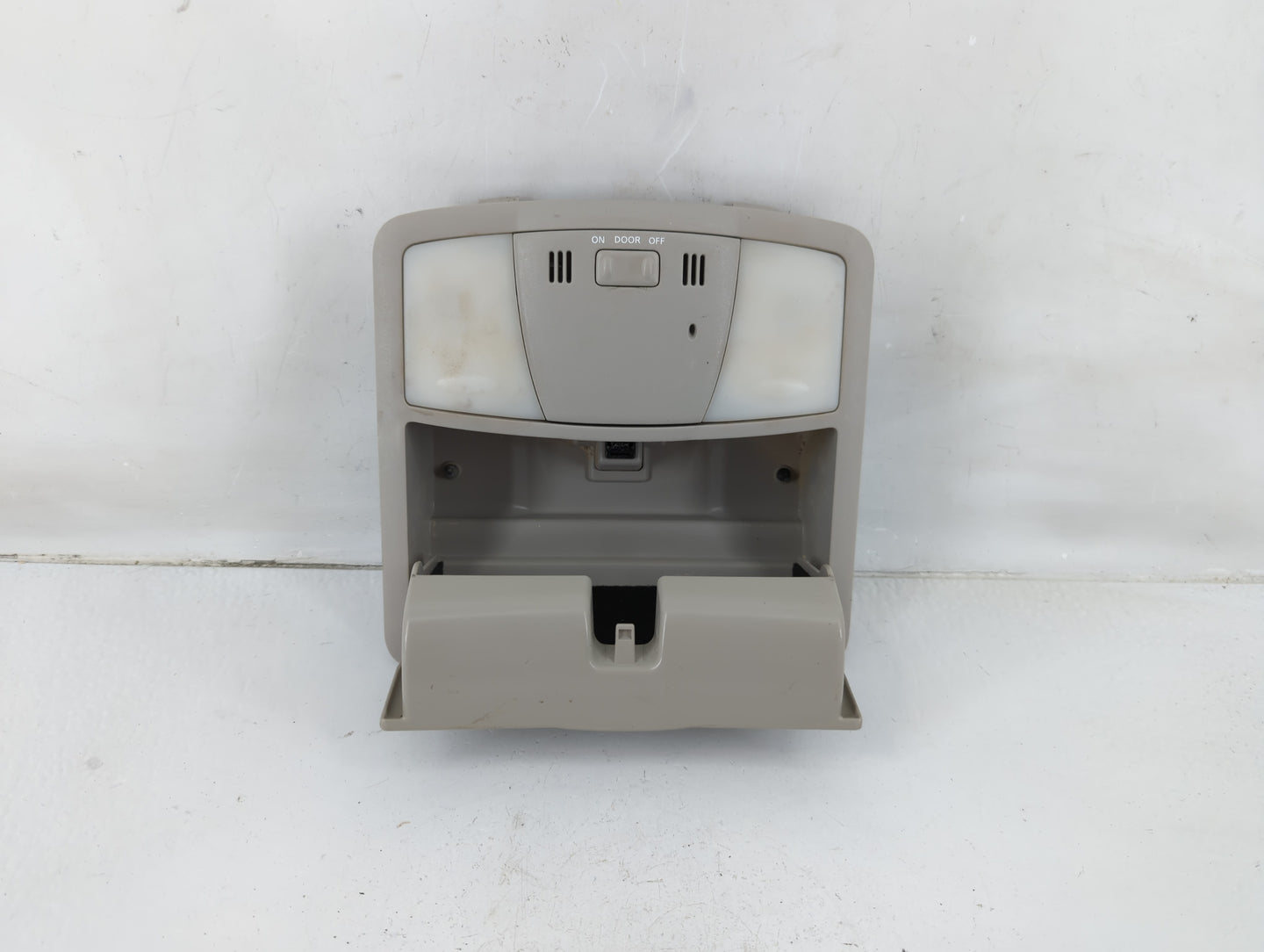 2010-2012 Nissan Altima Overhead Roof Console 1118543 - Oemusedautoparts1.com
