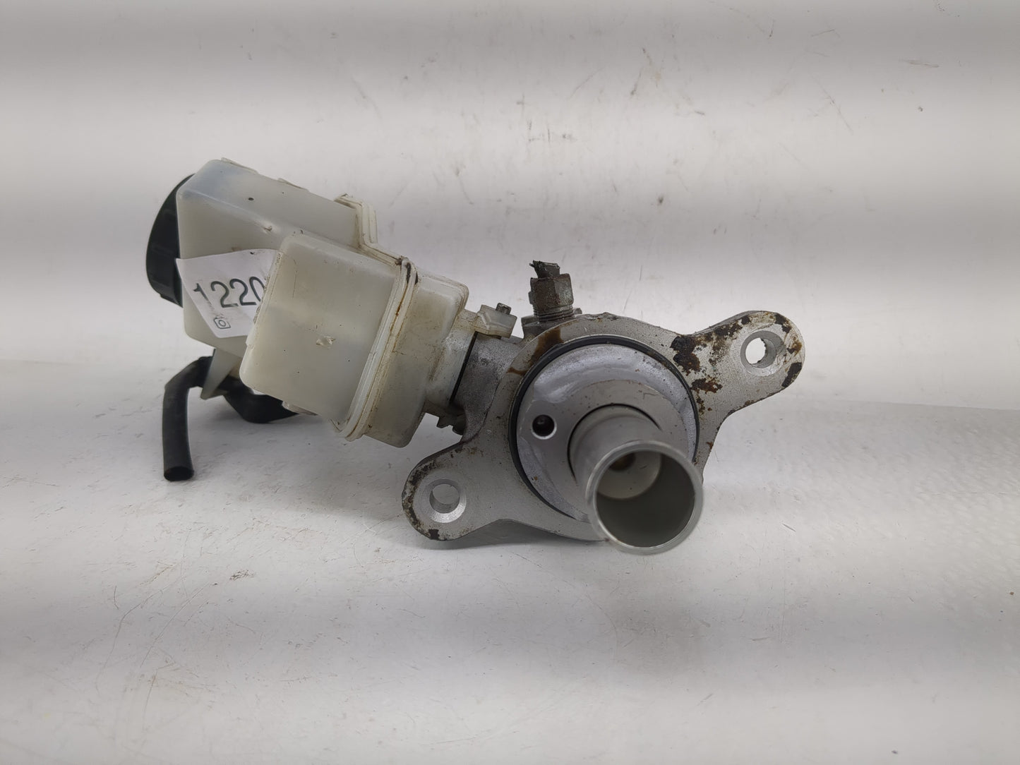 Nissan Altima Brake Master Cylinder 1220780 - Oemusedautoparts1.com