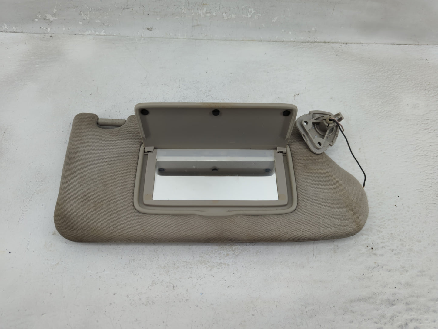 2010-2012 Nissan Altima Sun Visor Shade Replacement Passenger Right Mirror Fits Fits 2010 2011 2012 OEM Used Auto Parts - Oe