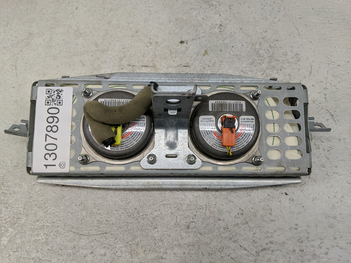 2007-2012 Nissan Altima Air Bag Passenger Right Dashboard OEM Fits Fits 2007 2008 2009 2010 2011 2012 OEM Used Auto Parts - 