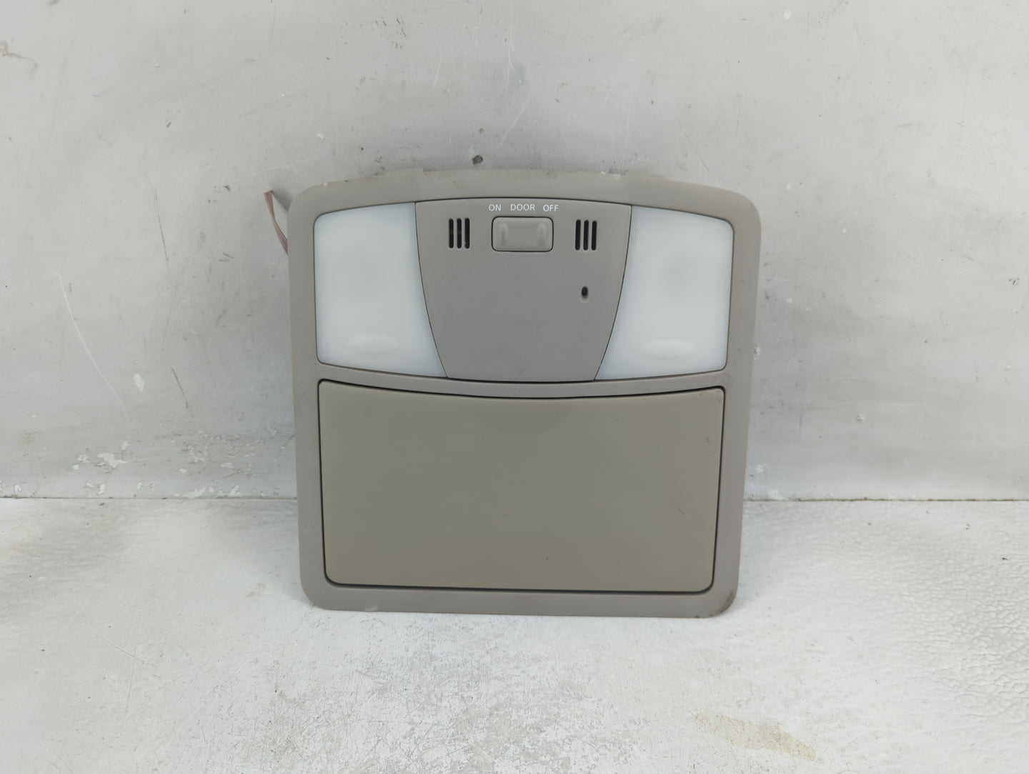 2010-2012 Nissan Altima Overhead Roof Console 1321992 - Oemusedautoparts1.com