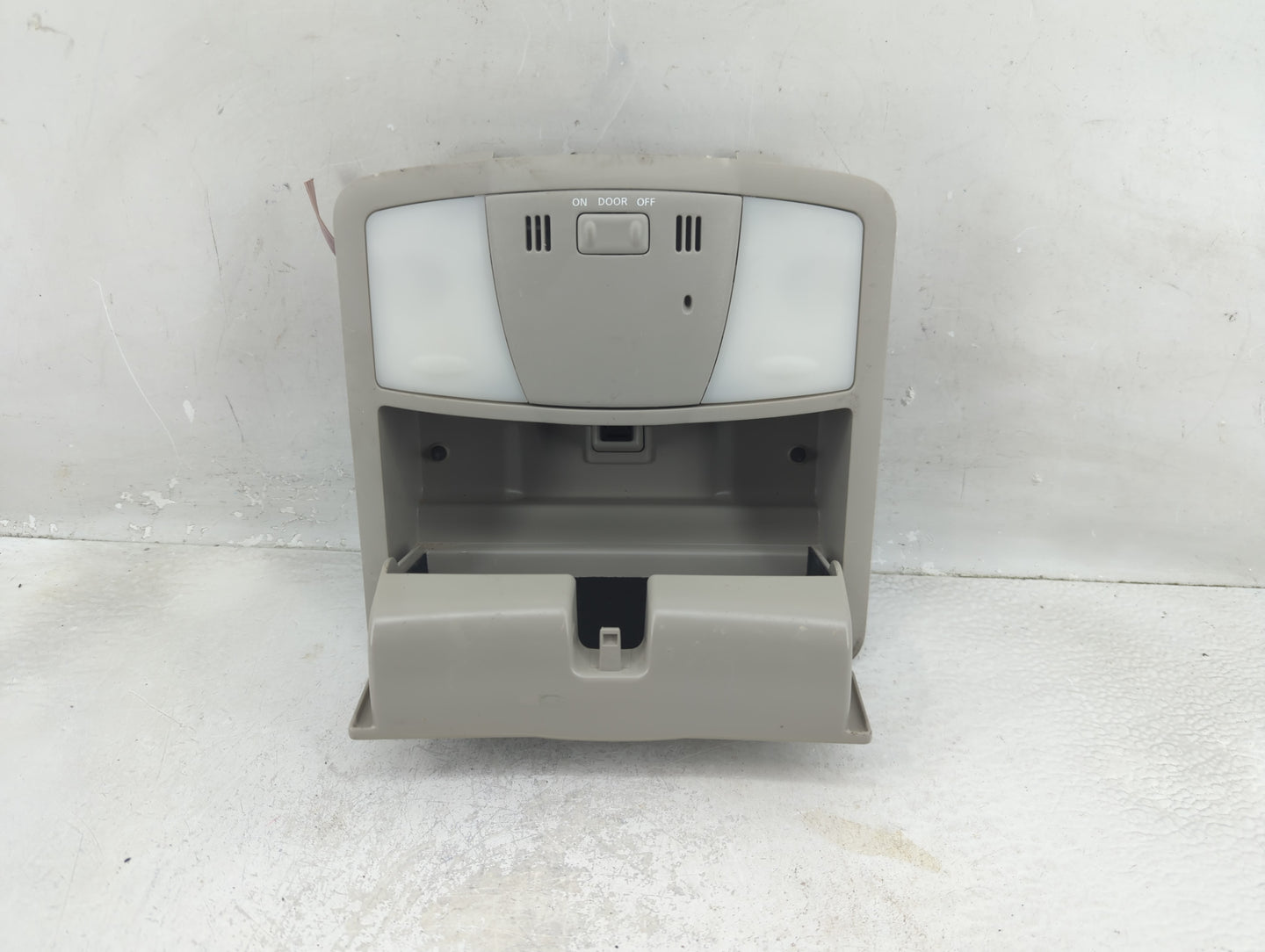 2010-2012 Nissan Altima Overhead Roof Console 1321992 - Oemusedautoparts1.com