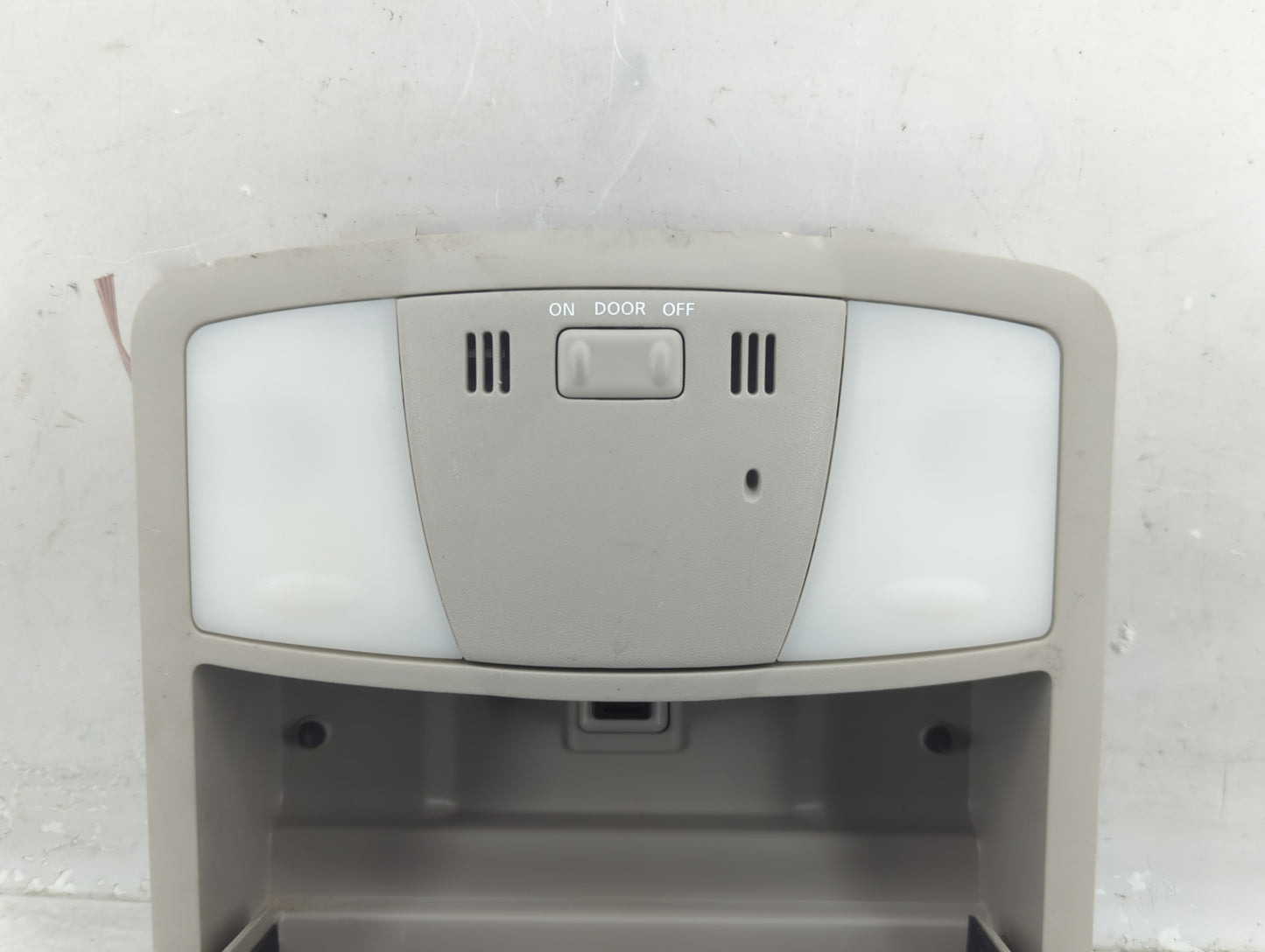 2010-2012 Nissan Altima Overhead Roof Console 1321992 - Oemusedautoparts1.com