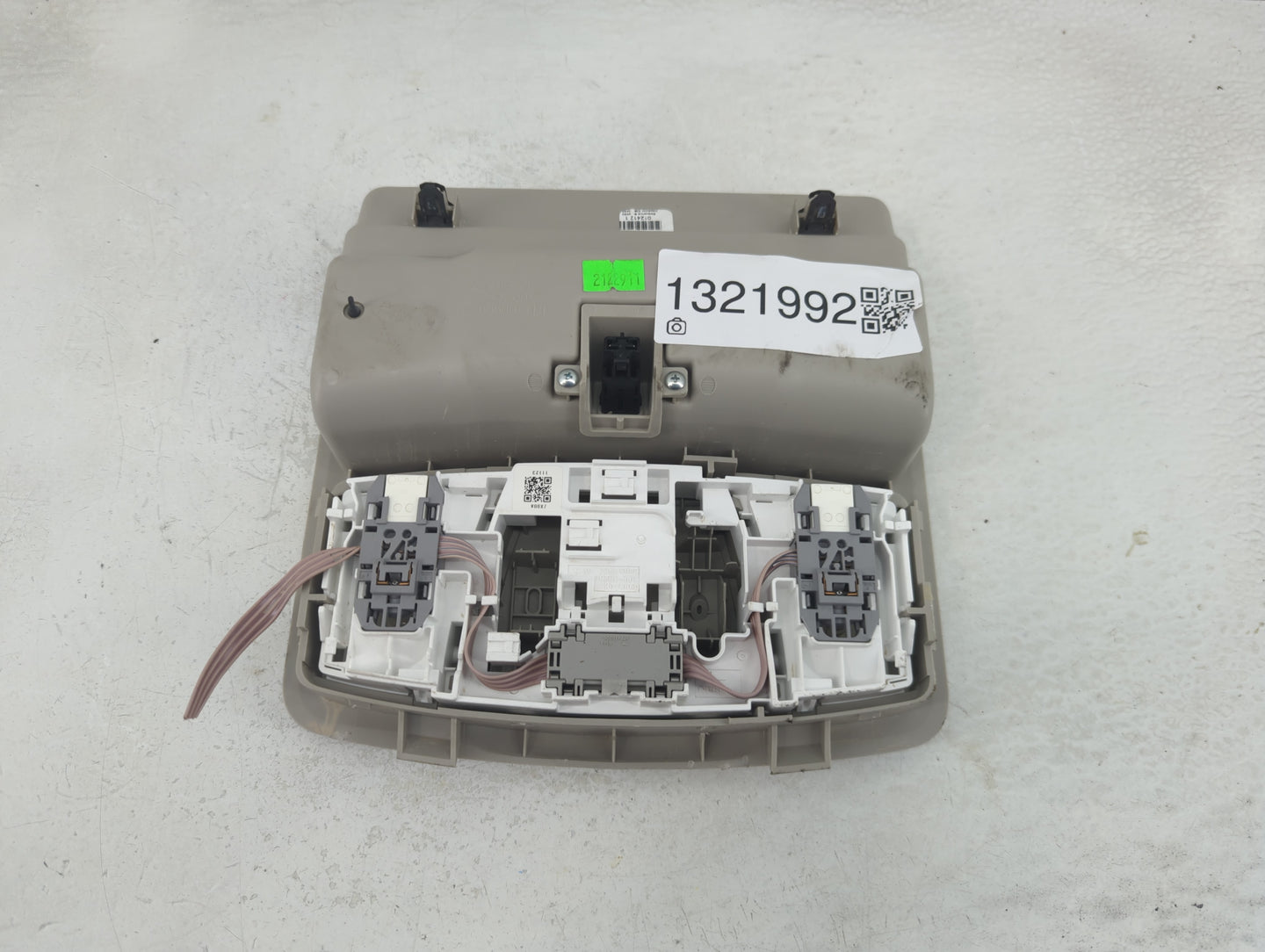 2010-2012 Nissan Altima Overhead Roof Console 1321992 - Oemusedautoparts1.com
