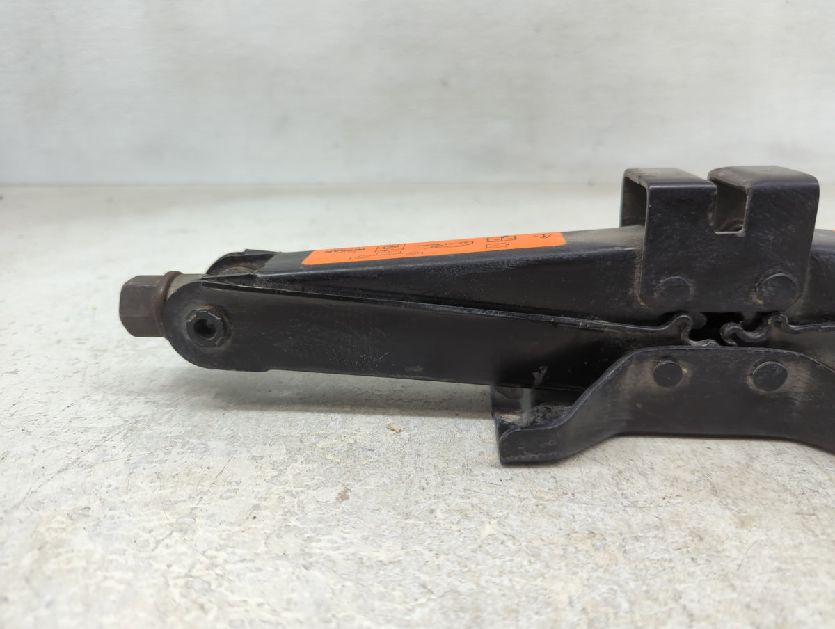 2012 Nissan Altima Spare Scissor Car Jack 1390148 - Oemusedautoparts1.com