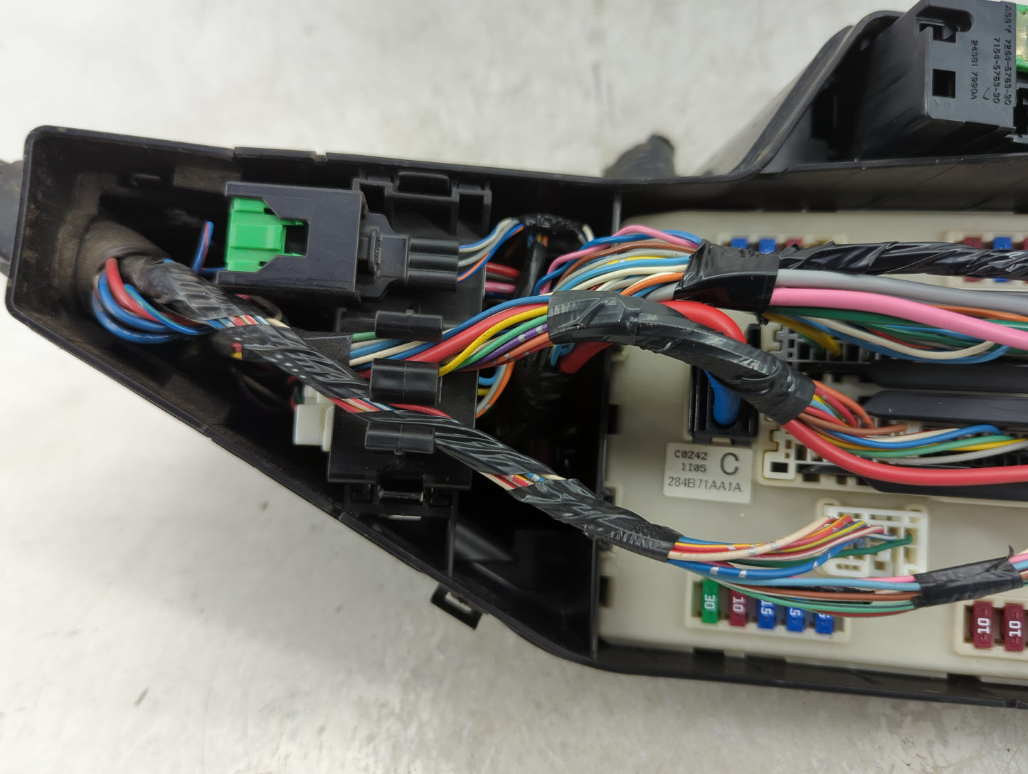 2011-2013 Nissan Altima Fusebox Fuse Box Panel Relay Module P/N:7154-7201-30 Fits Fits 2011 2012 2013 OEM Used Auto Parts - 