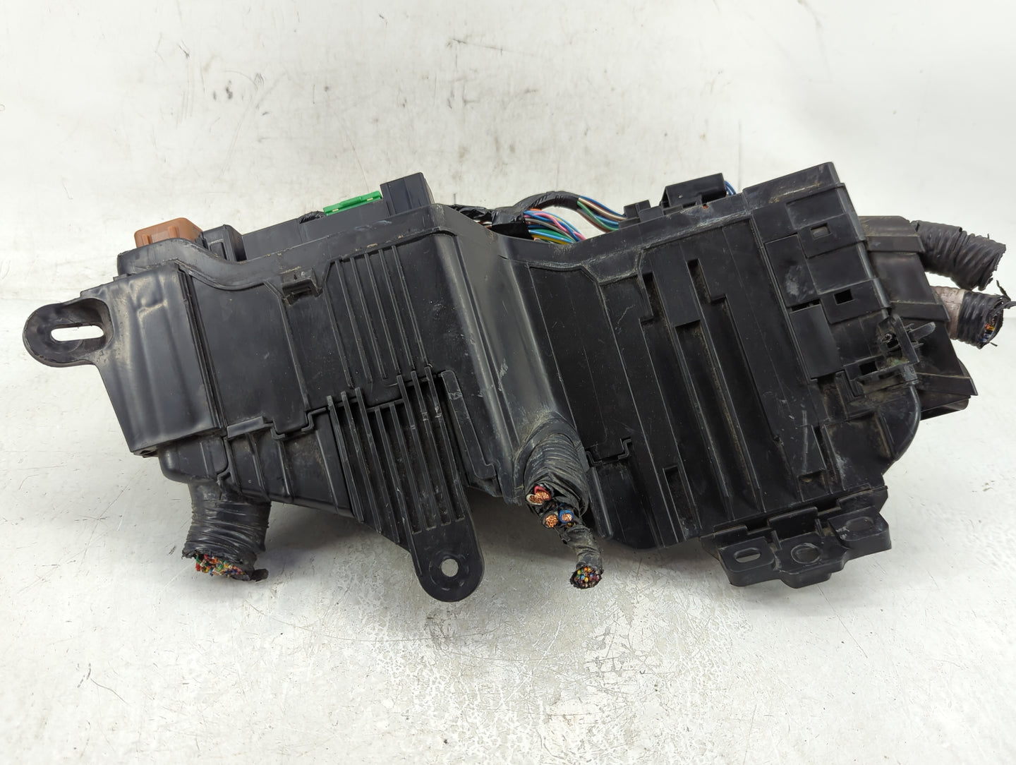 2011-2013 Nissan Altima Fusebox Fuse Box Panel Relay Module P/N:7154-7201-30 Fits Fits 2011 2012 2013 OEM Used Auto Parts - 