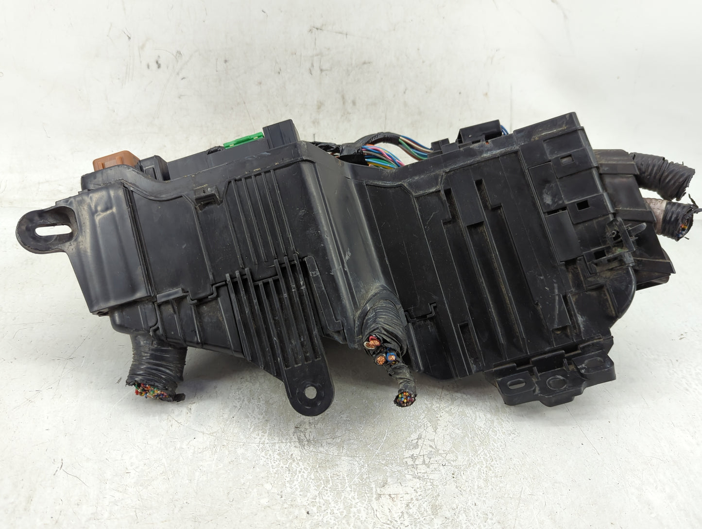 2011-2013 Nissan Altima Fusebox Fuse Box Panel Relay Module P/N:7154-7201-30 Fits Fits 2011 2012 2013 OEM Used Auto Parts - 