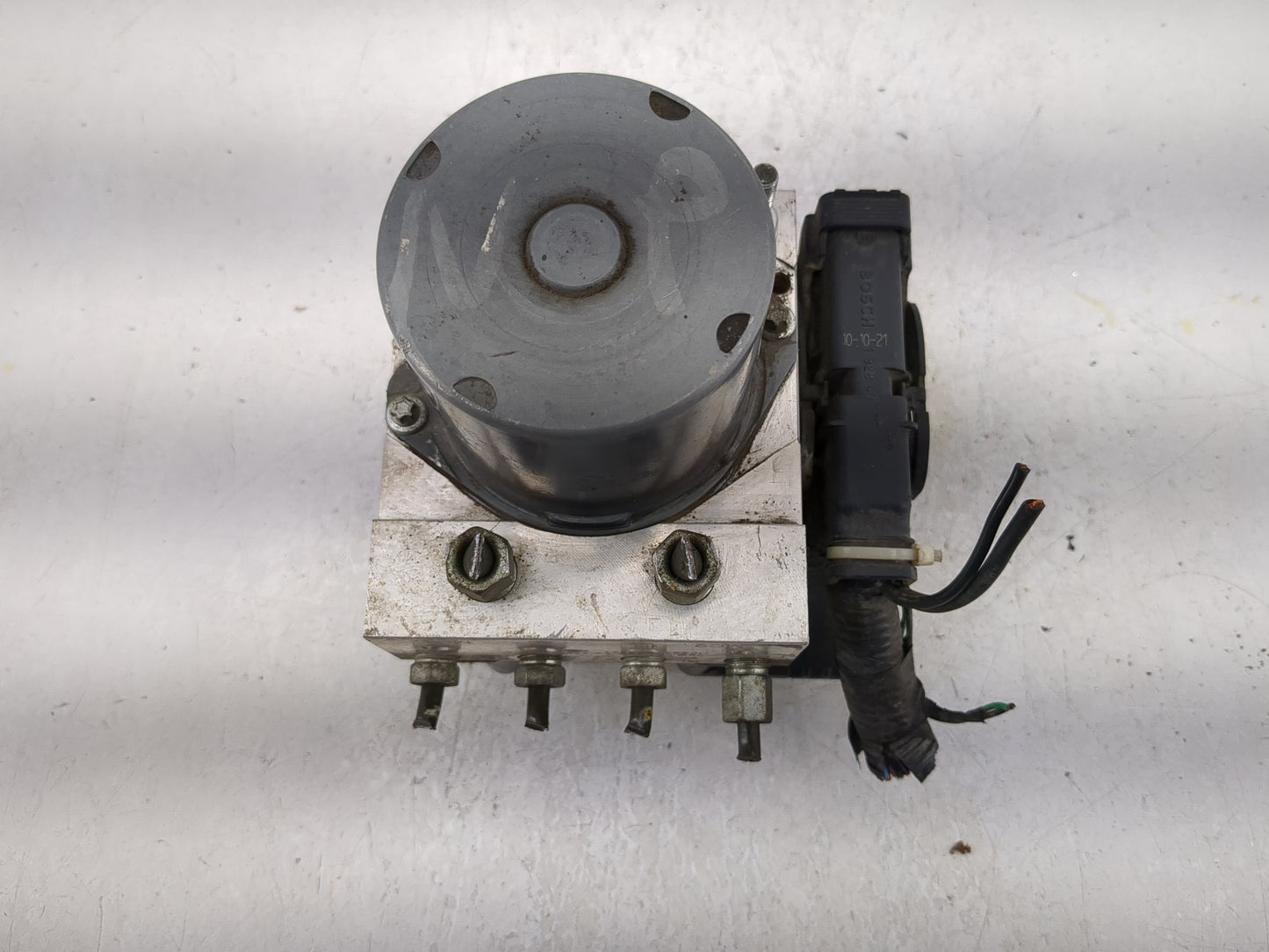 2011-2013 Nissan Altima ABS Pump Control Module Replacement P/N:0 265 951 553 47660 ZX65A Fits Fits 2011 2012 2013 OEM Used 