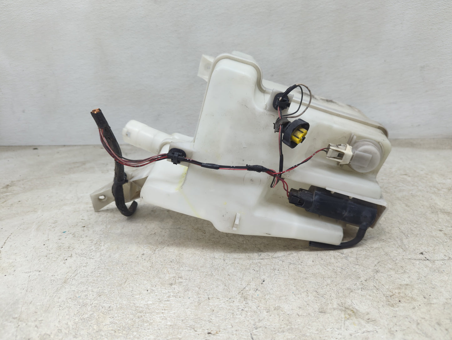 2007-2013 Nissan Altima Windshield Washer Fluid Reservoir Bottle Oem - Oemusedautoparts1.com