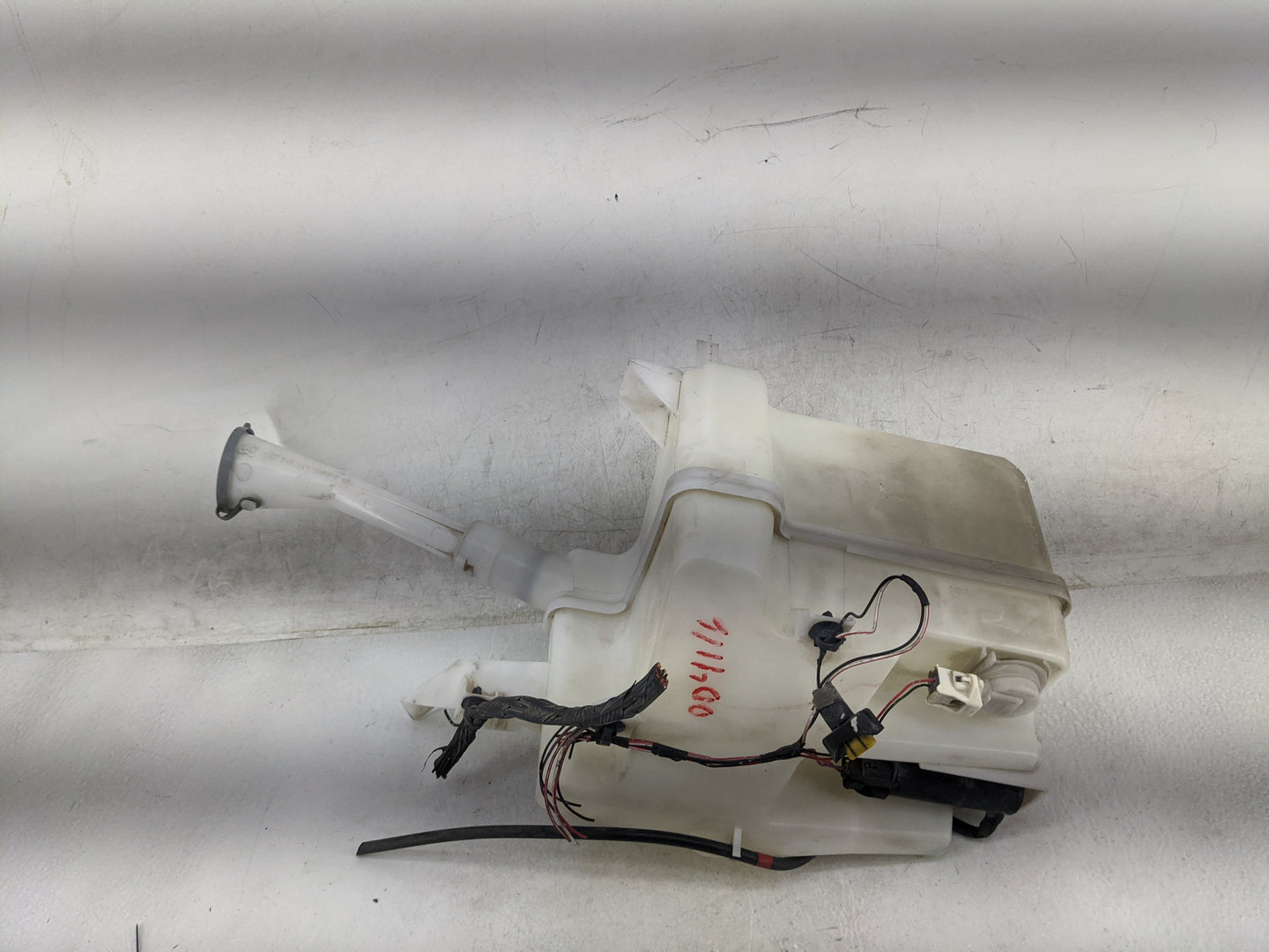 2007-2013 Nissan Altima Windshield Washer Fluid Reservoir Bottle Oem 1467119 - Oemusedautoparts1.com
