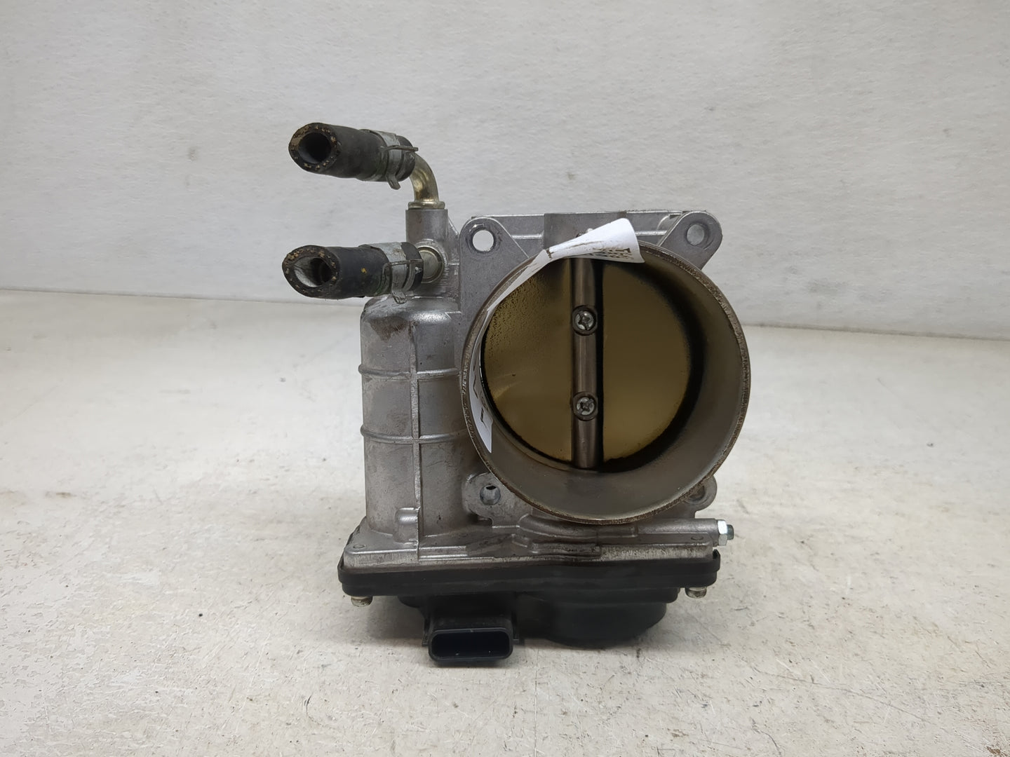 2007-2013 Nissan Altima Throttle Body P/N:SERA526-01 Fits Fits 2007 2008 2009 2010 2011 2012 2013 OEM Used Auto Parts - Oemu