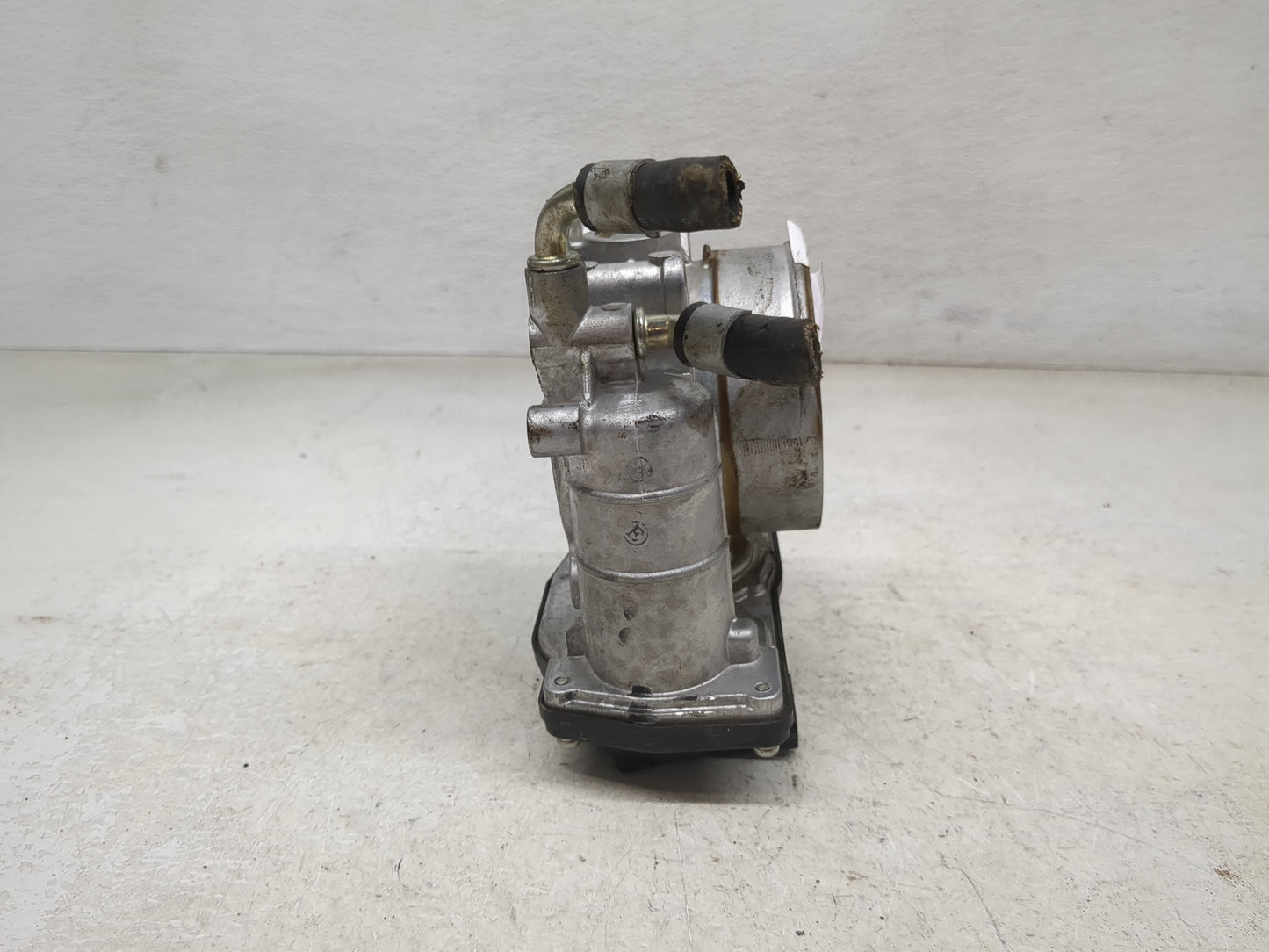 2007-2013 Nissan Altima Throttle Body P/N:SERA526-01 Fits Fits 2007 2008 2009 2010 2011 2012 2013 OEM Used Auto Parts - Oemu