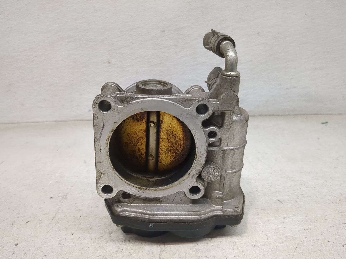 2007-2013 Nissan Altima Throttle Body P/N:SERA526-01 Fits Fits 2007 2008 2009 2010 2011 2012 2013 OEM Used Auto Parts - Oemu