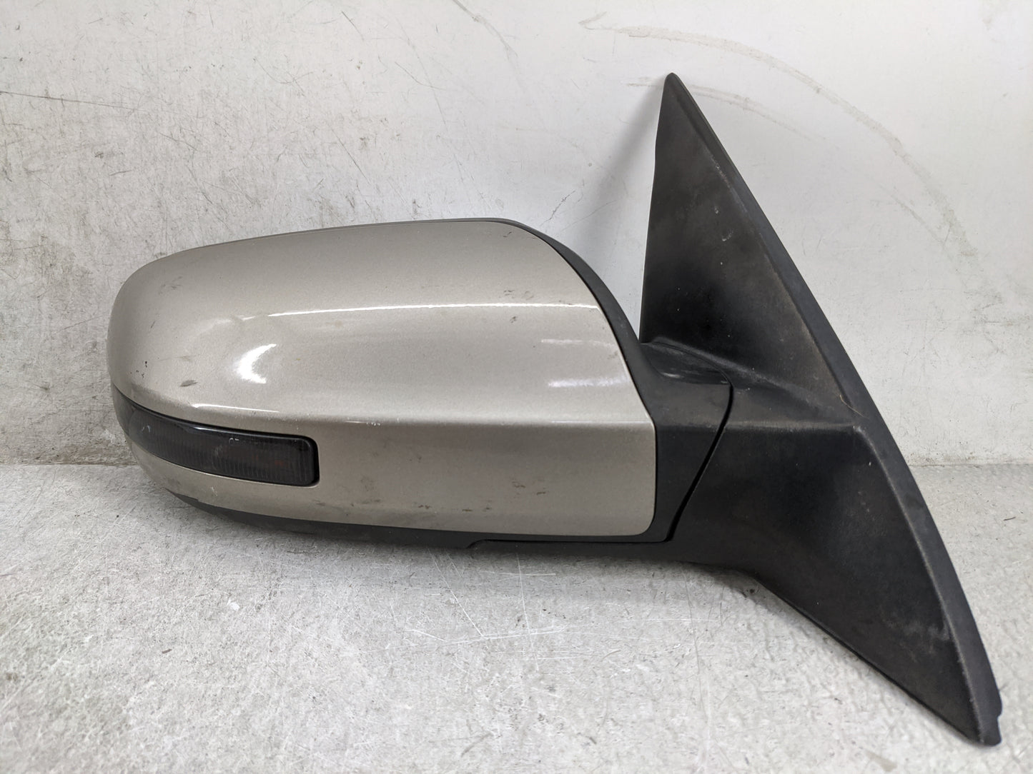 2010-2012 Nissan Altima Passenger Side View Mirror - Right Door Mirror OEM Used - Oemusedautoparts1.com