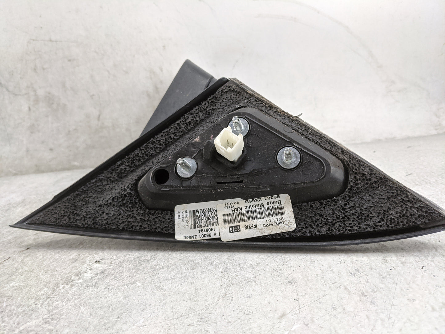 2010-2012 Nissan Altima Passenger Side View Mirror - Right Door Mirror OEM Used - Oemusedautoparts1.com