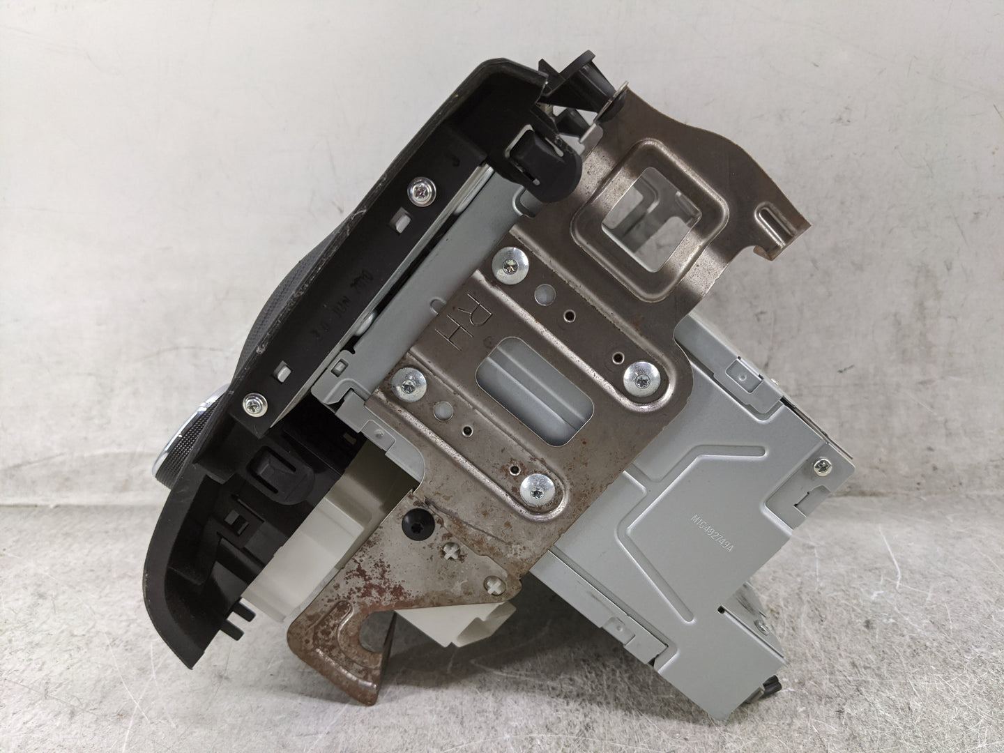 2010-2012 Nissan Altima Radio AM FM Cd Player Receiver Replacement P/N:28185ZX11A CQ-JN20E0GX Fits Fits 2010 2011 2012 OEM U