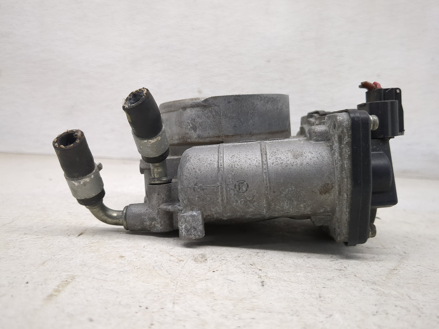 2007-2014 Nissan Altima Throttle Body P/N:SERA526-01 Fits Fits 2007 2008 2009 2010 2011 2012 2013 2014 OEM Used Auto Parts -