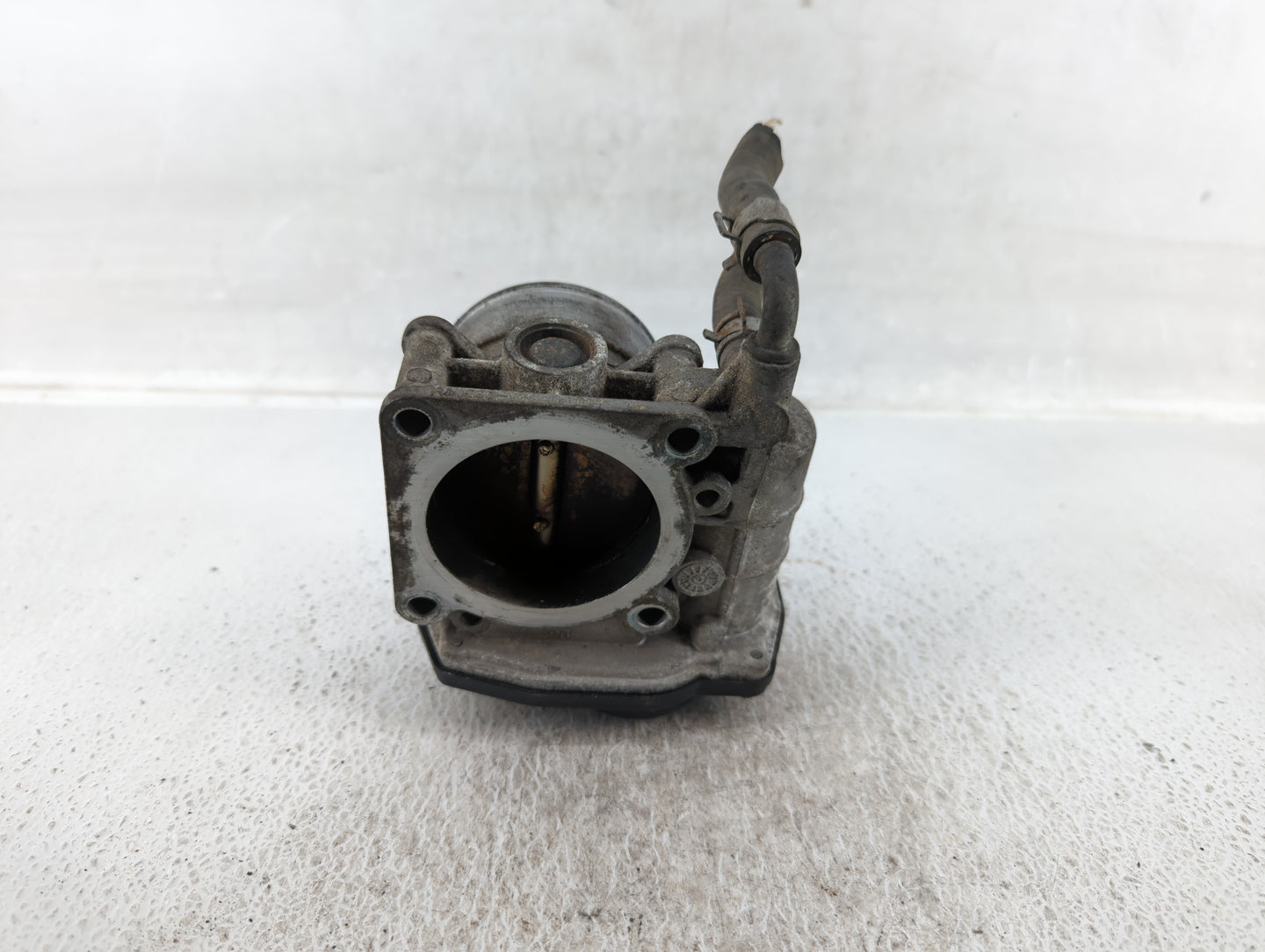 2007-2013 Nissan Altima Throttle Body P/N:RME60-15 Fits Fits 2007 2008 2009 2010 2011 2012 2013 OEM Used Auto Parts - Oemuse