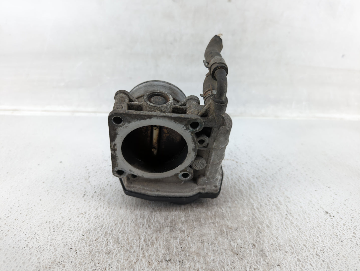 2007-2013 Nissan Altima Throttle Body P/N:RME60-15 Fits Fits 2007 2008 2009 2010 2011 2012 2013 OEM Used Auto Parts - Oemuse