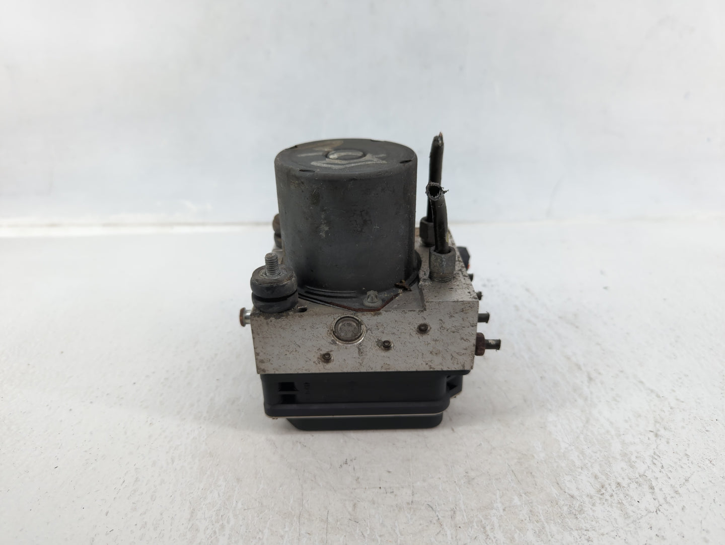 2011-2012 Nissan Altima ABS Pump Control Module Replacement P/N:47660 ZX65A Fits Fits 2011 2012 OEM Used Auto Parts - Oemuse