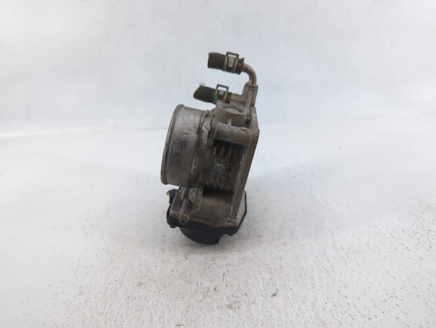 2007-2013 Nissan Altima Throttle Body P/N:RME60-15 Fits Fits 2007 2008 2009 2010 2011 2012 2013 OEM Used Auto Parts - Oemuse