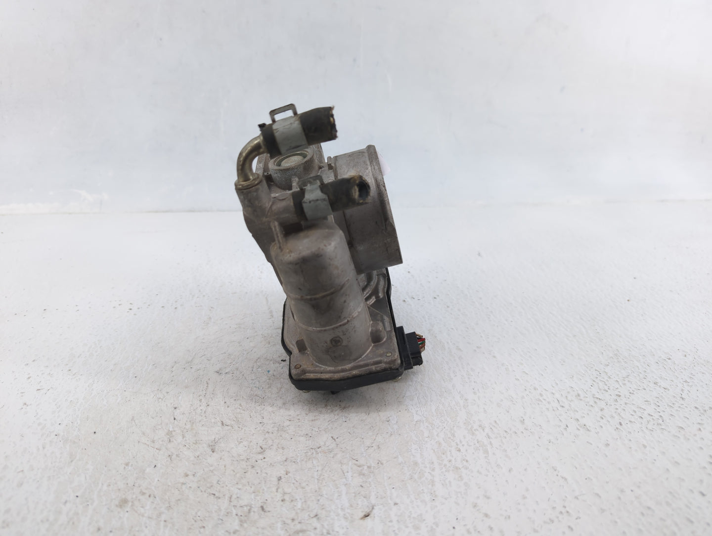 2007-2013 Nissan Altima Throttle Body P/N:RME60-15 Fits Fits 2007 2008 2009 2010 2011 2012 2013 OEM Used Auto Parts - Oemuse