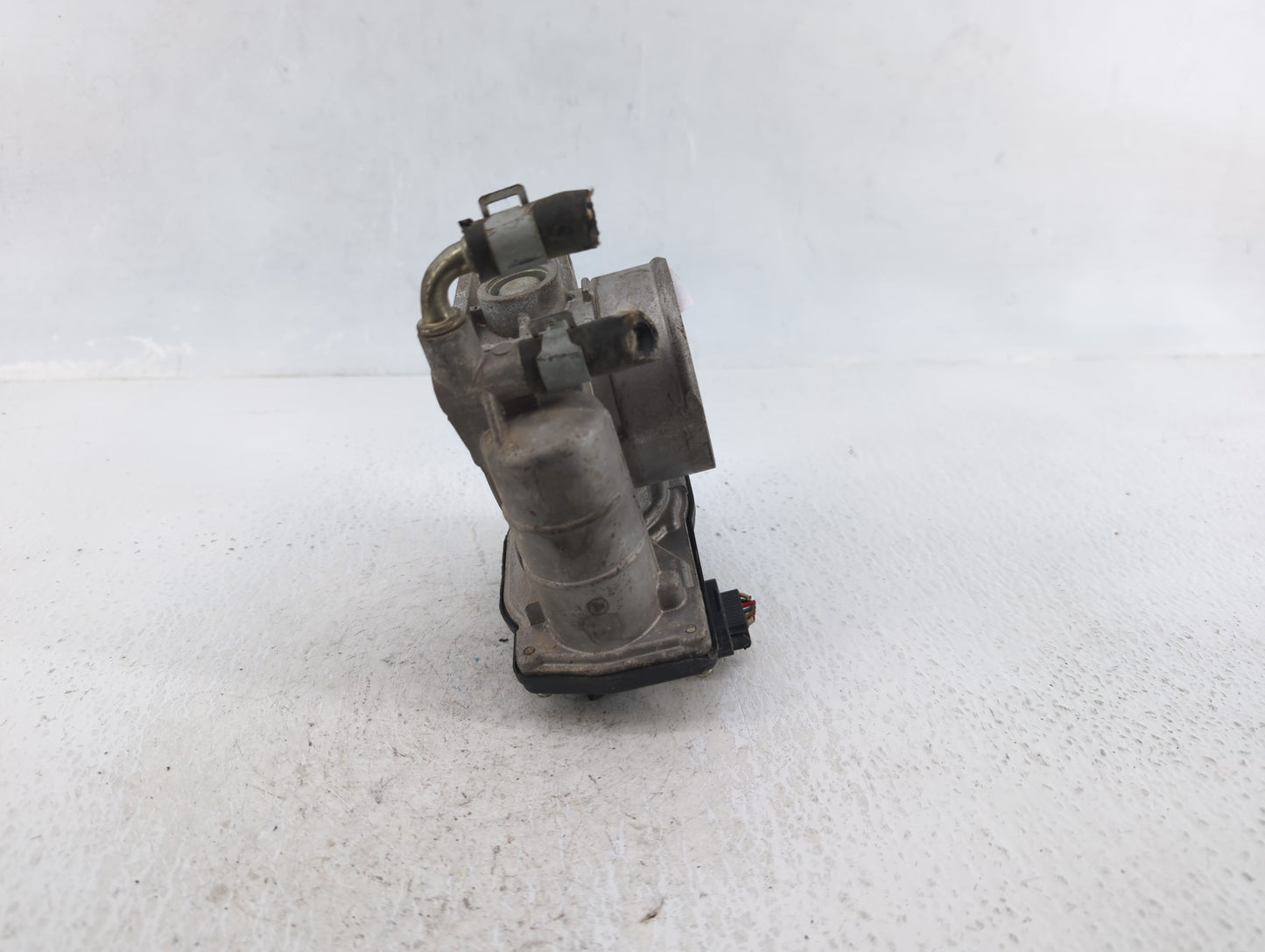 2007-2013 Nissan Altima Throttle Body P/N:RME60-15 Fits Fits 2007 2008 2009 2010 2011 2012 2013 OEM Used Auto Parts - Oemuse