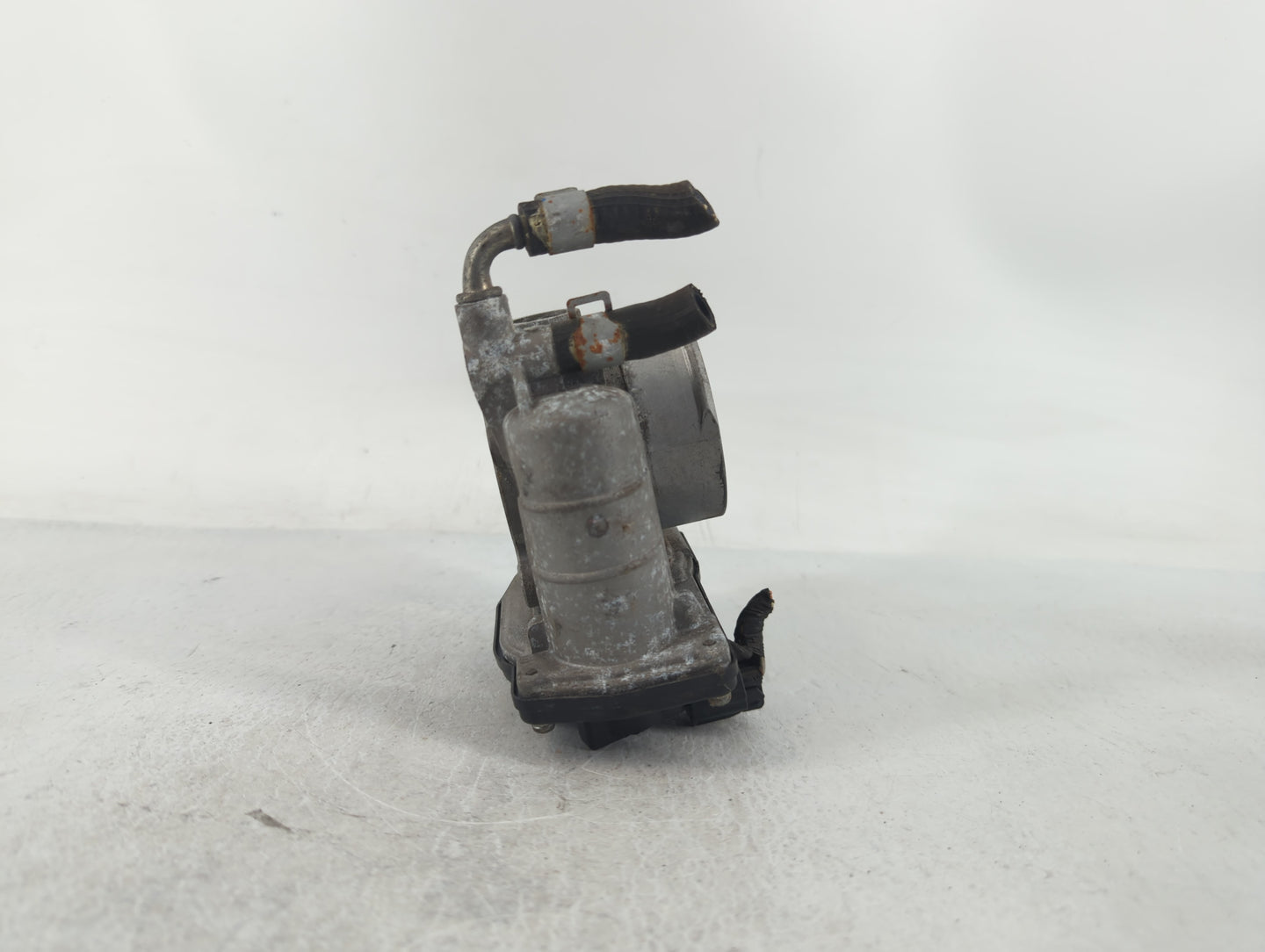 2007-2013 Nissan Altima Throttle Body P/N:K1Z27 526-01 Fits Fits 2007 2008 2009 2010 2011 2012 2013 OEM Used Auto Parts - Oe