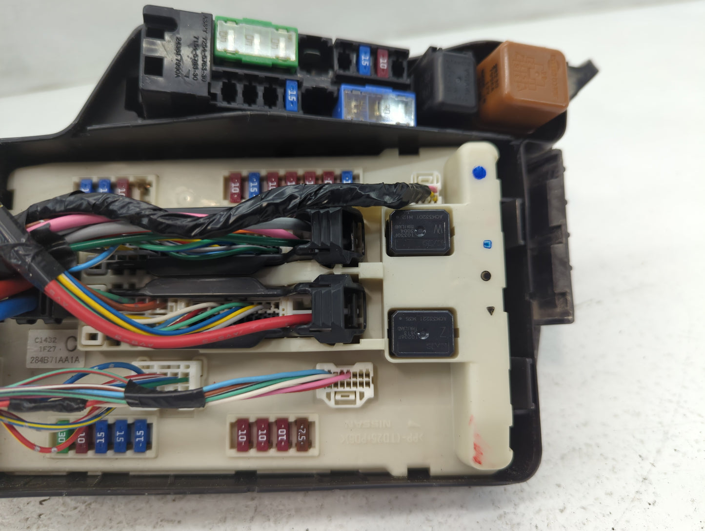 2011-2013 Nissan Altima Fusebox Fuse Box Panel Relay Module P/N:C14321F27 284B71AA1A Fits Fits 2011 2012 2013 OEM Used Auto 
