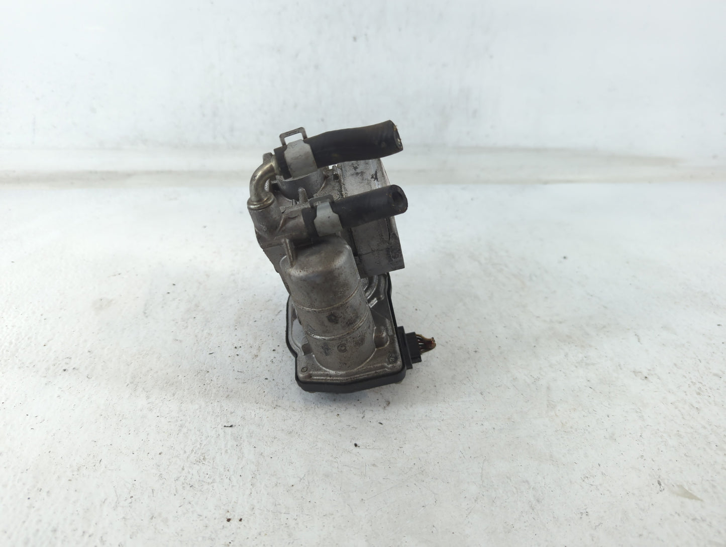 2007-2013 Nissan Altima Throttle Body P/N:RME60-15 2202H Fits Fits 2007 2008 2009 2010 2011 2012 2013 OEM Used Auto Parts - 