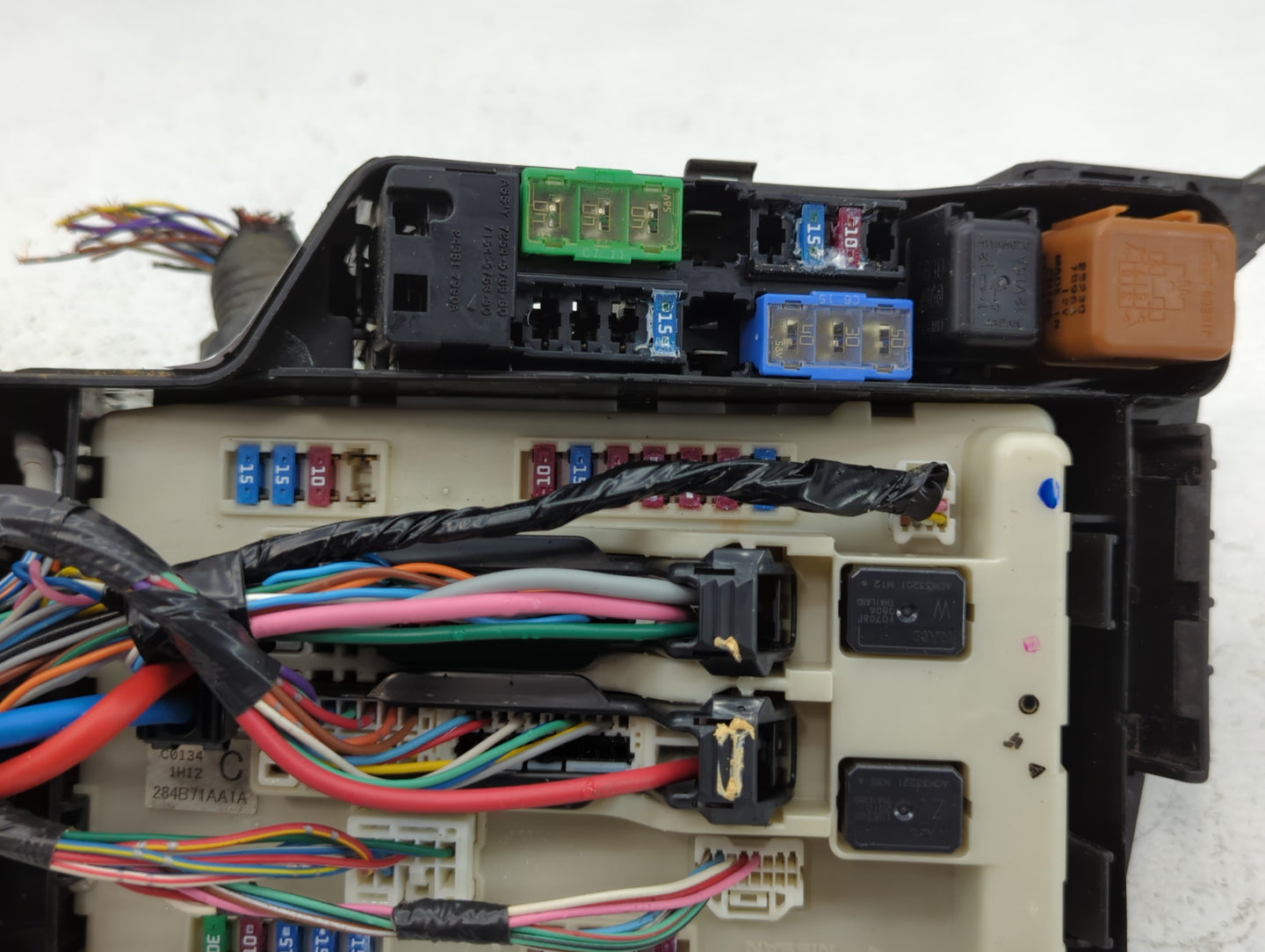 2011-2013 Nissan Altima Fusebox Fuse Box Panel Relay Module P/N:7154-7201-30 Fits Fits 2011 2012 2013 OEM Used Auto Parts - 