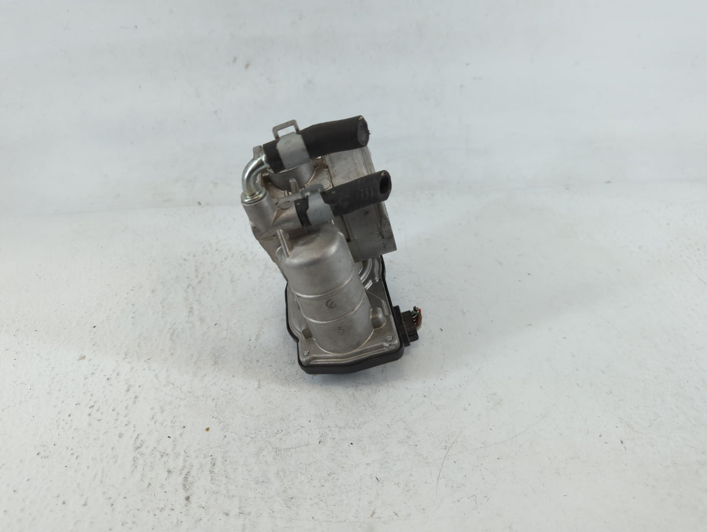 2007-2013 Nissan Altima Throttle Body P/N:1915H RME60-15 Fits Fits 2007 2008 2009 2010 2011 2012 2013 OEM Used Auto Parts - 