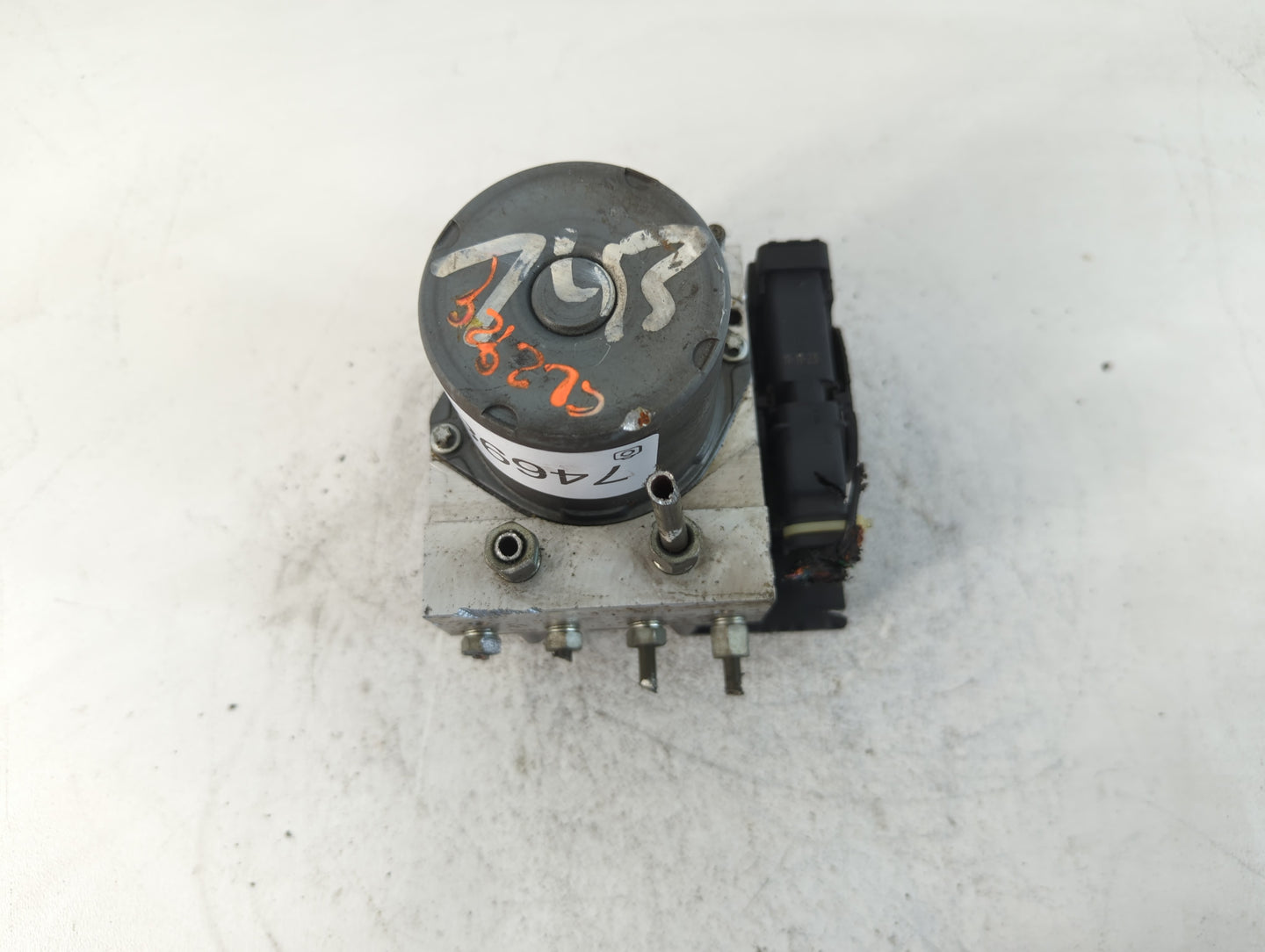 2011-2012 Nissan Altima ABS Pump Control Module Replacement P/N:47660 ZX65A 0 265 251 446 Fits Fits 2011 2012 OEM Used Auto 