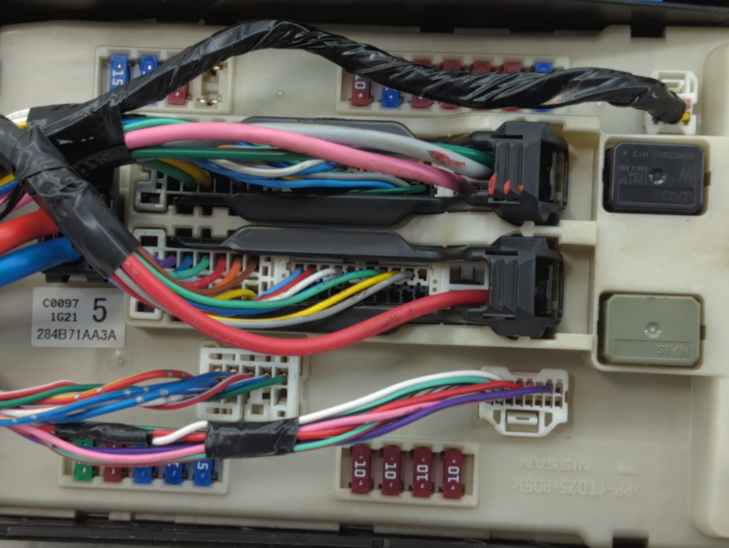 2011-2013 Nissan Altima Fusebox Fuse Box Panel Relay Module P/N:PP-TD10 7154-9164-30 Fits Fits 2011 2012 2013 OEM Used Auto 