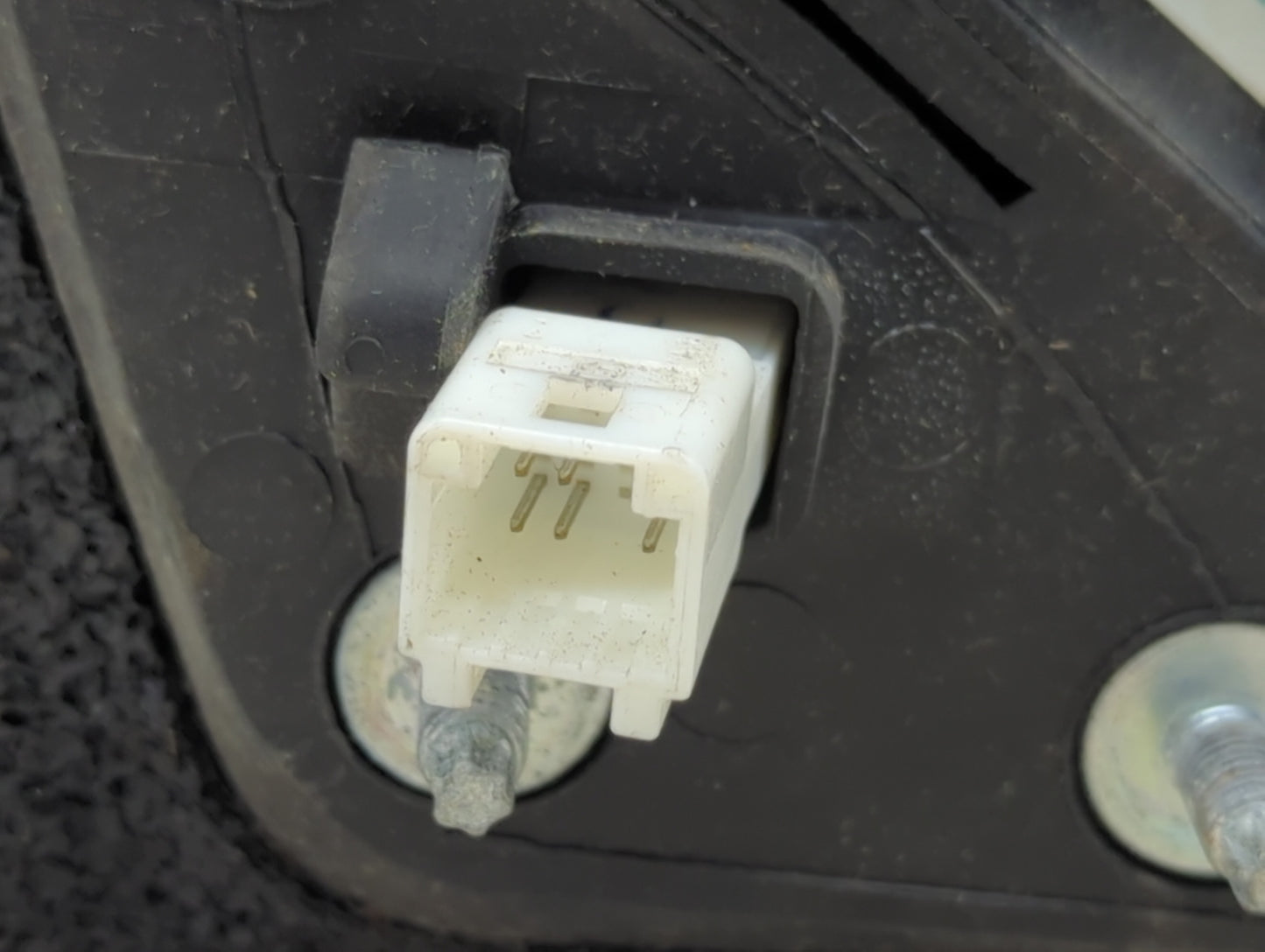 2010-2012 Nissan Altima Driver Side View Mirror - Left Door Mirror OEM Used - Oemusedautoparts1.com