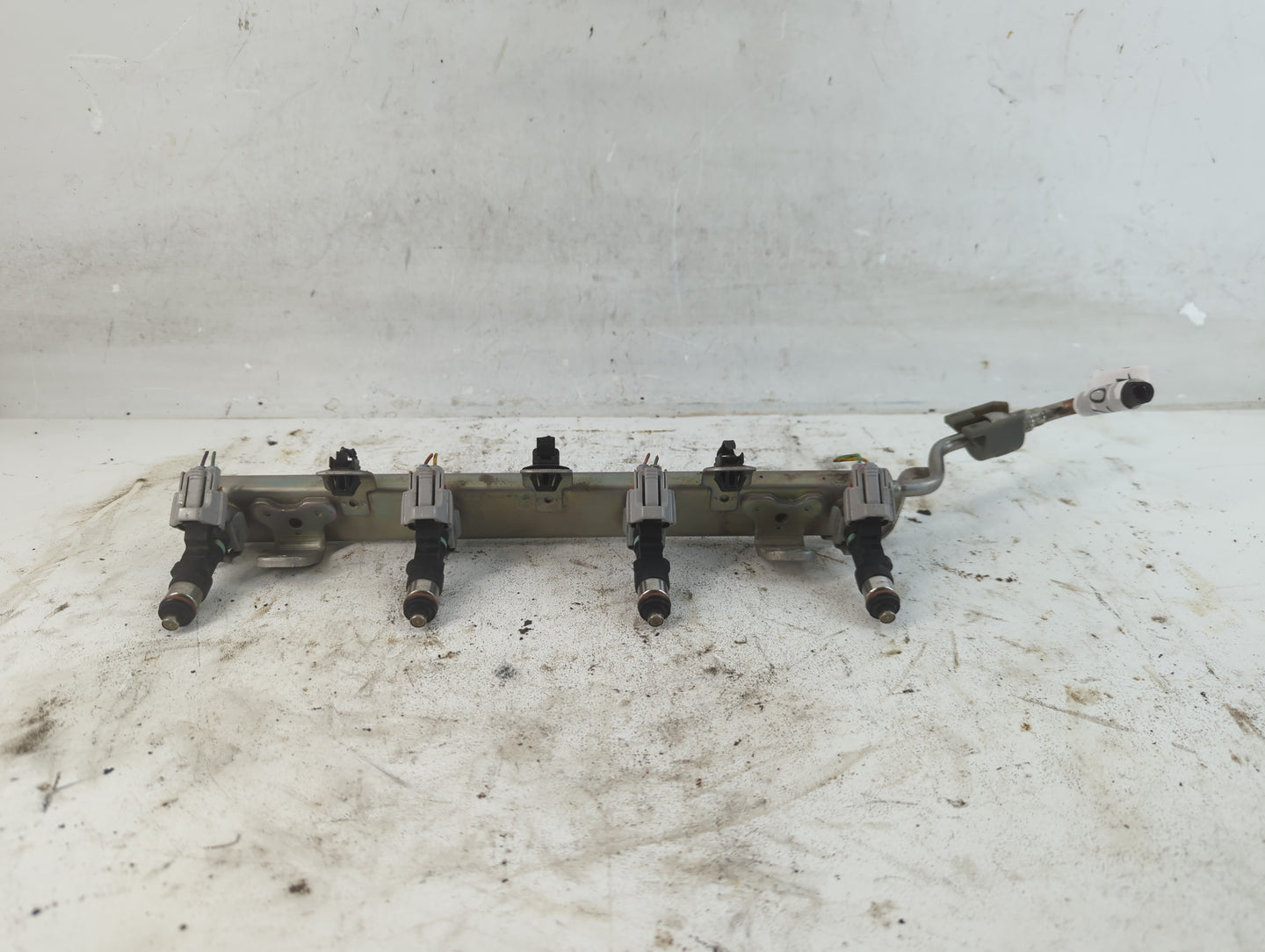 2012 Nissan Altima Fuel Injectors P/N:2215U Fits OEM Used Auto Parts - Oemusedautoparts1.com