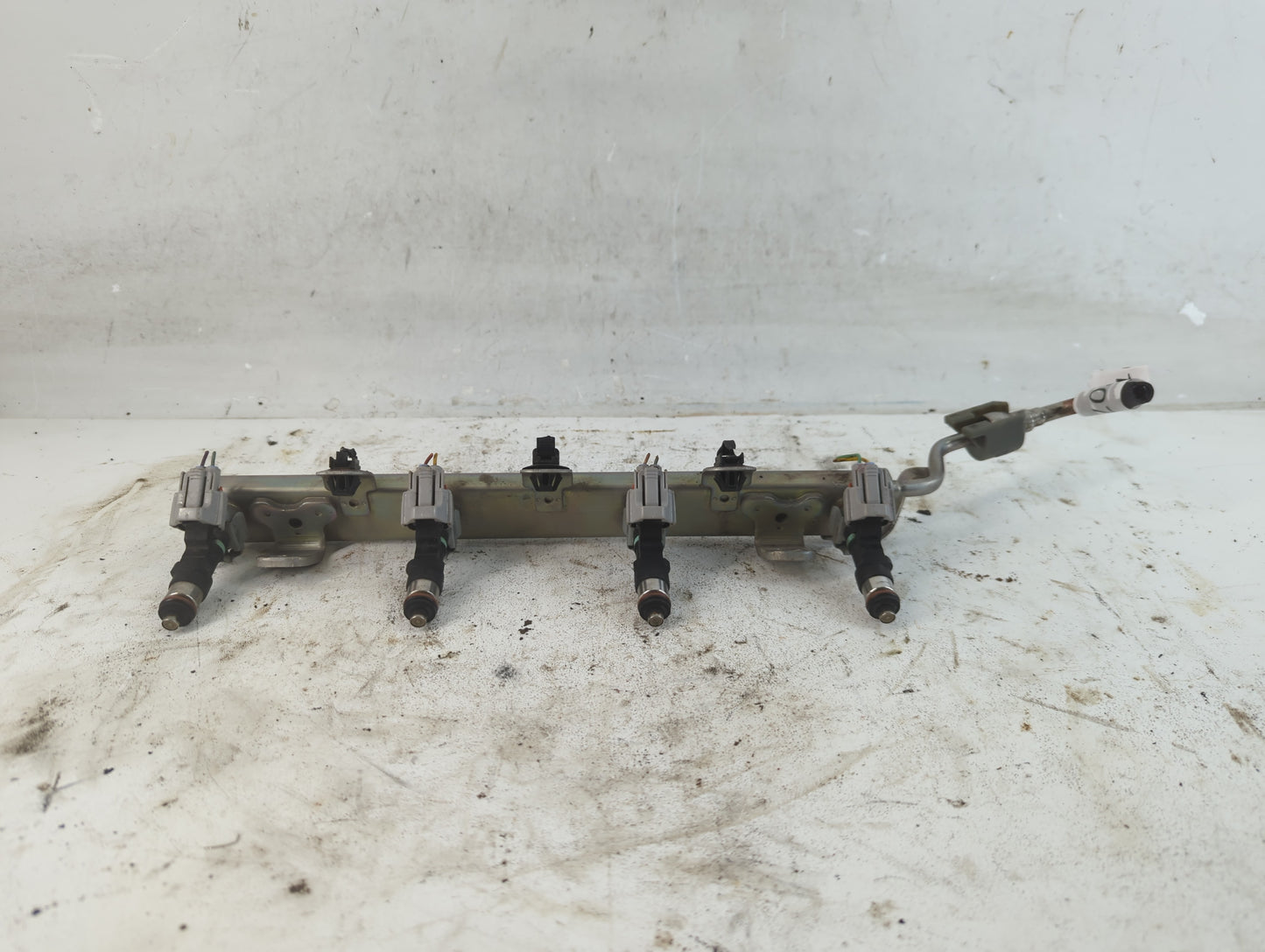 2012 Nissan Altima Fuel Injectors P/N:2215U Fits OEM Used Auto Parts - Oemusedautoparts1.com