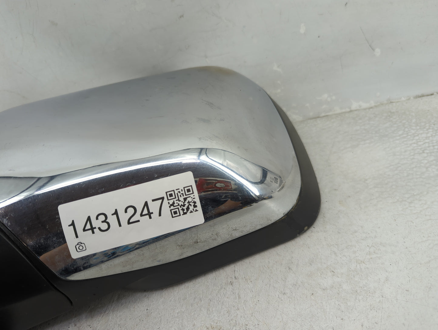 2005-2015 Nissan Armada Driver Side View Mirror - Left Door Mirror OEM Used - Oemusedautoparts1.com