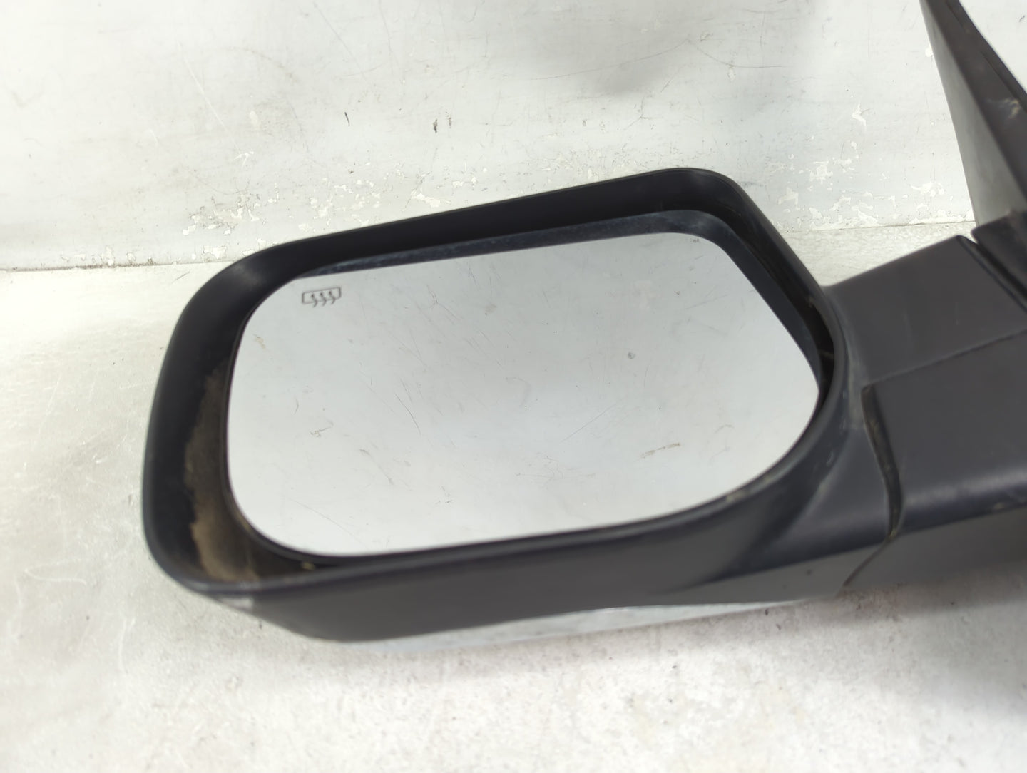 2005-2015 Nissan Armada Driver Side View Mirror - Left Door Mirror OEM Used - Oemusedautoparts1.com