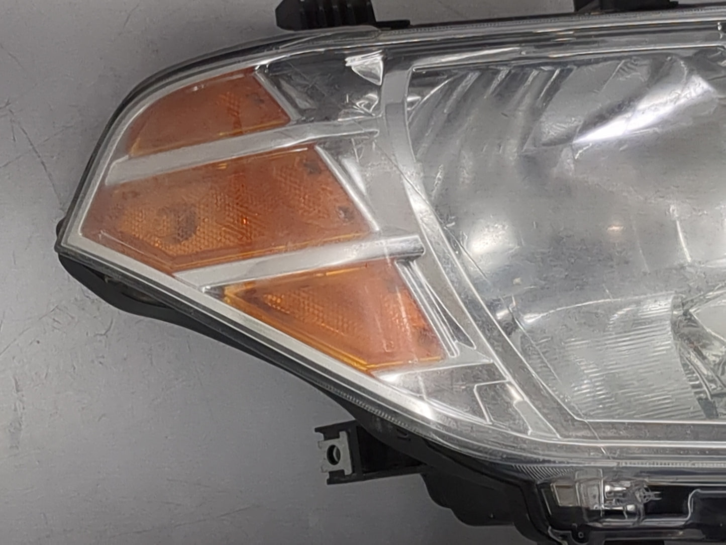 2009-2021 Nissan Frontier Passenger Right Oem Head Light Headlight Lamp 1479399 - Oemusedautoparts1.com