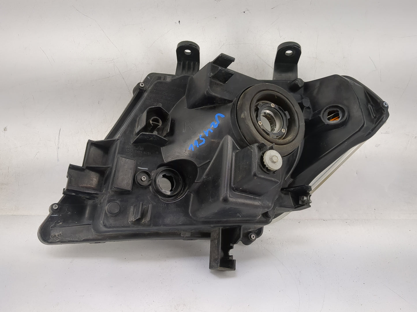 2009-2021 Nissan Frontier Passenger Right Oem Head Light Headlight Lamp 1479399 - Oemusedautoparts1.com